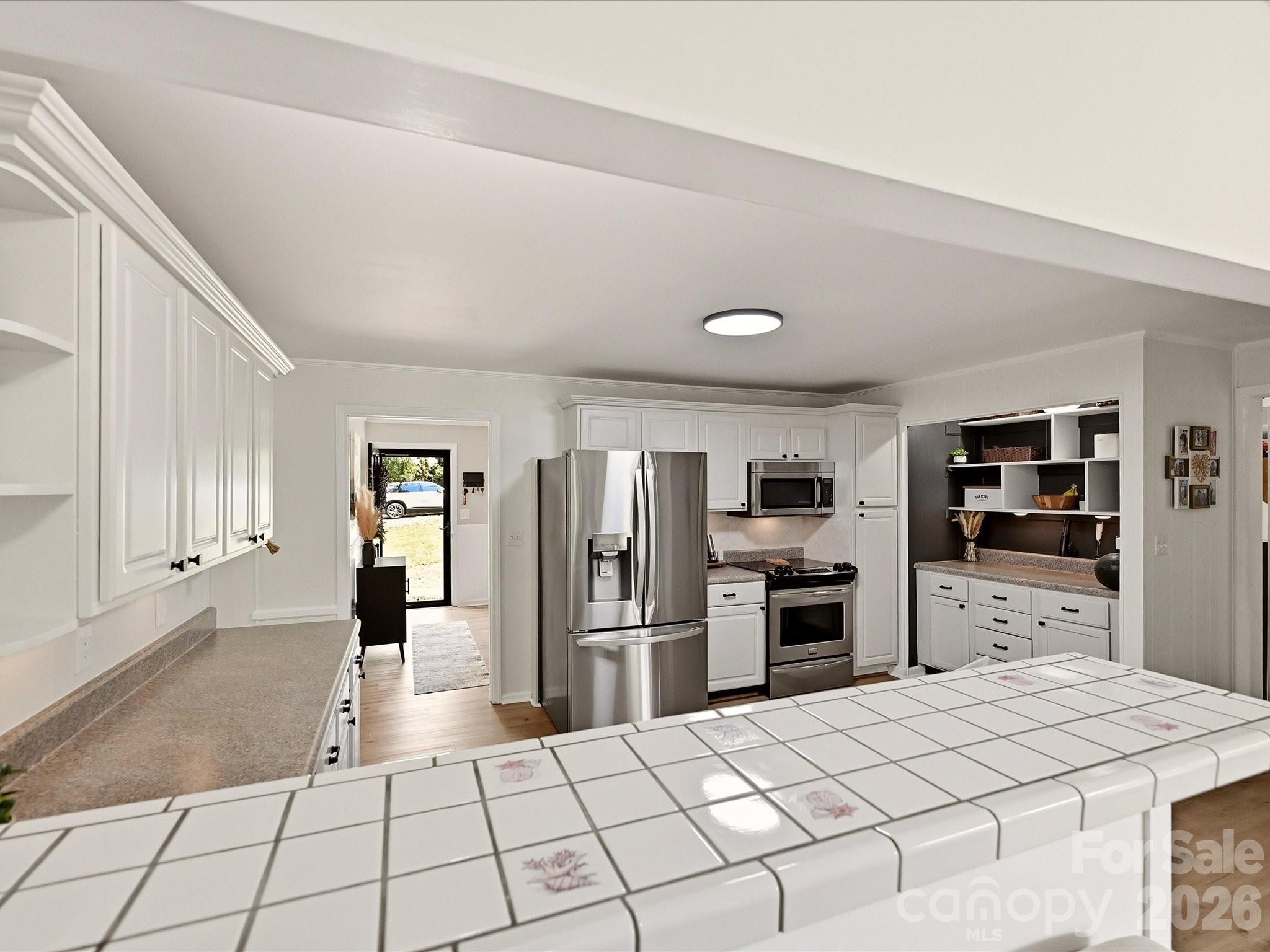 513 Paradise Circle — Belmont