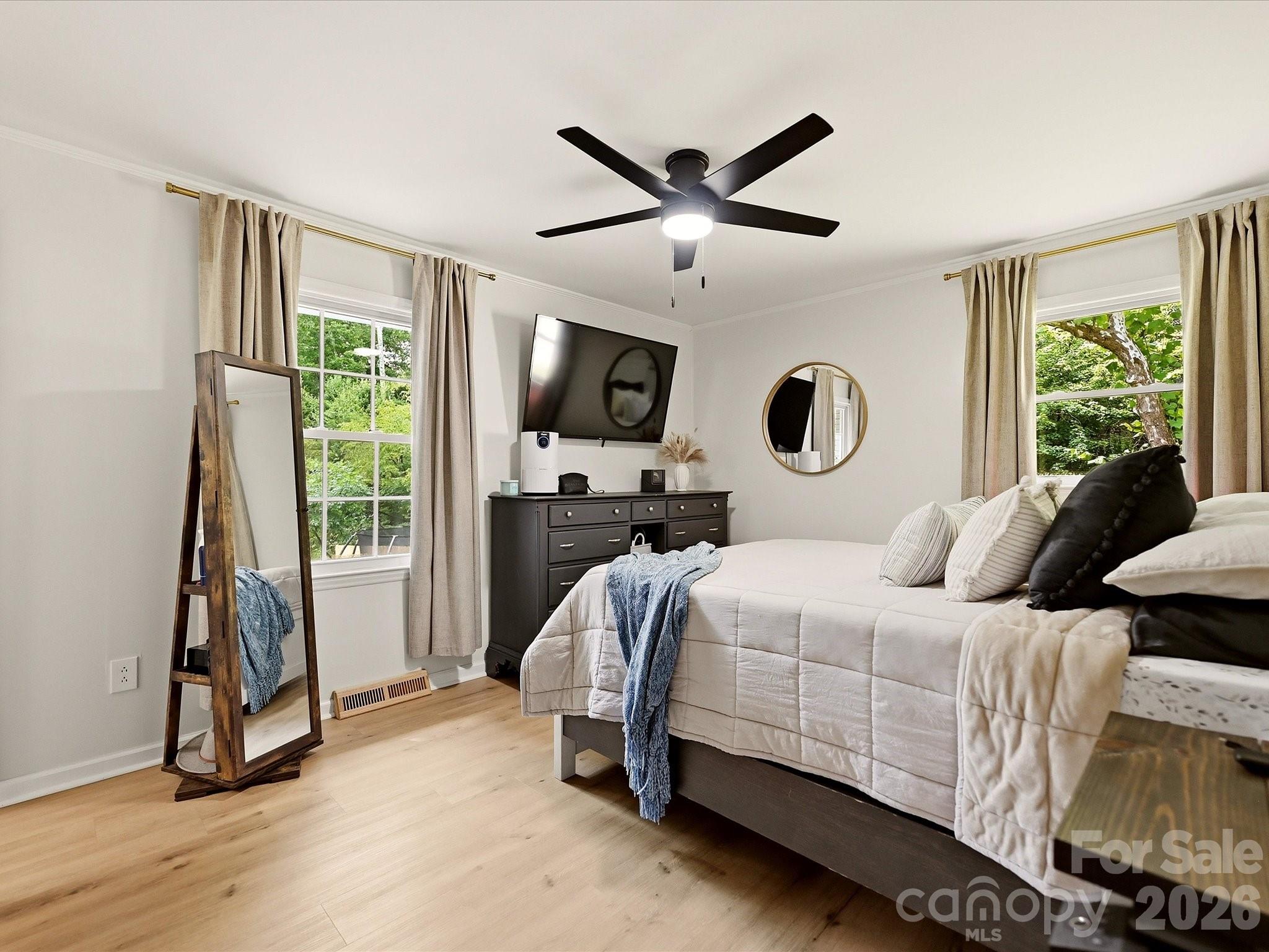 513 Paradise Circle — Belmont