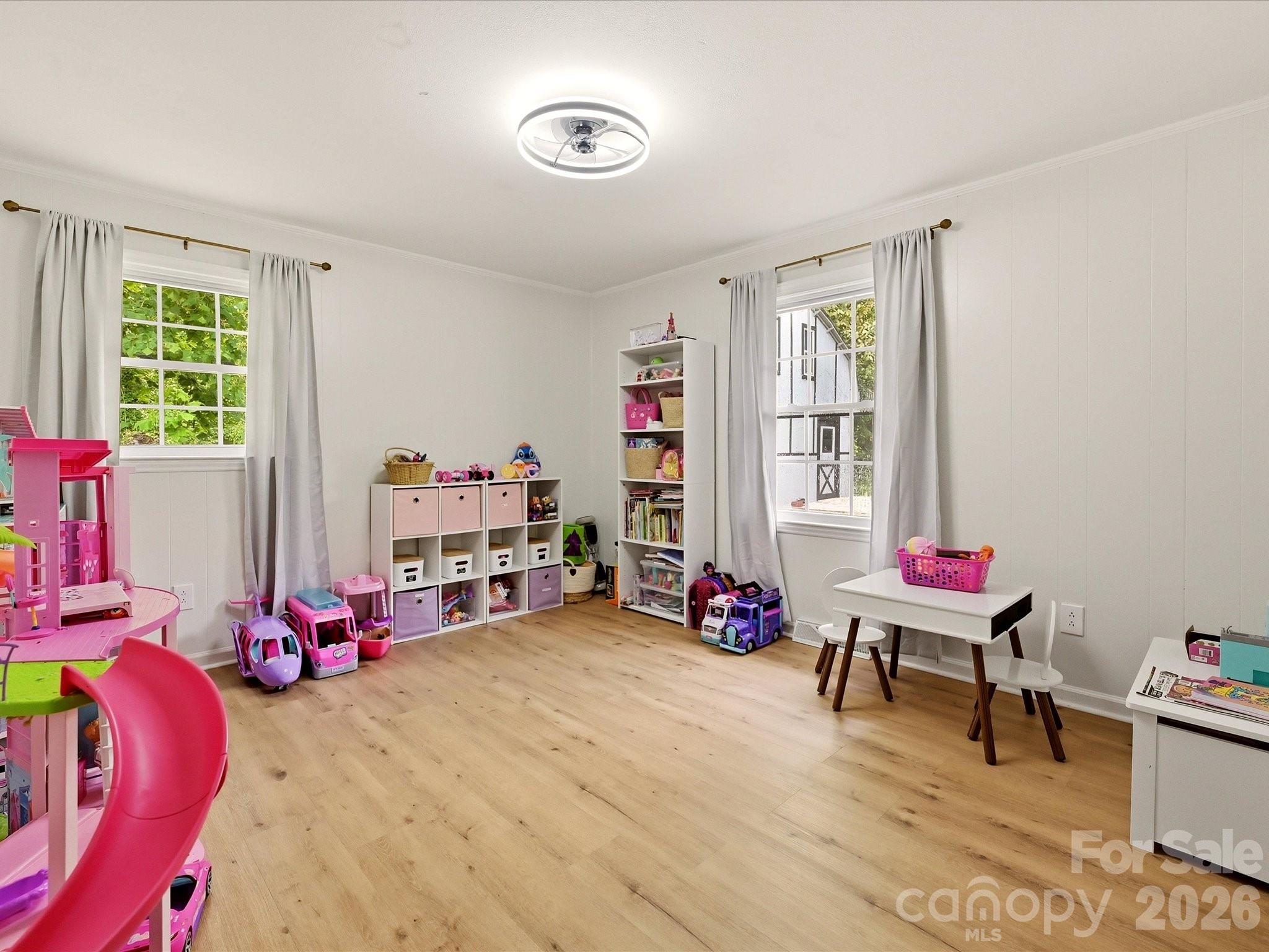513 Paradise Circle — Belmont