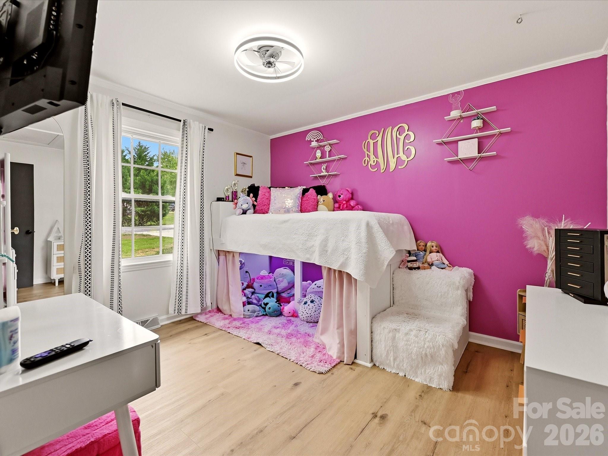 513 Paradise Circle — Belmont