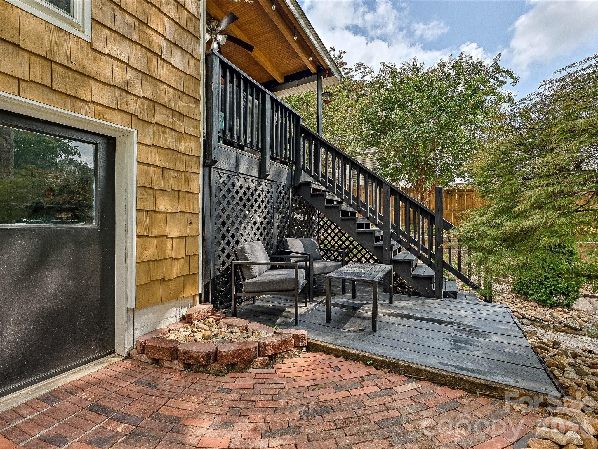 513 Paradise Circle — Belmont