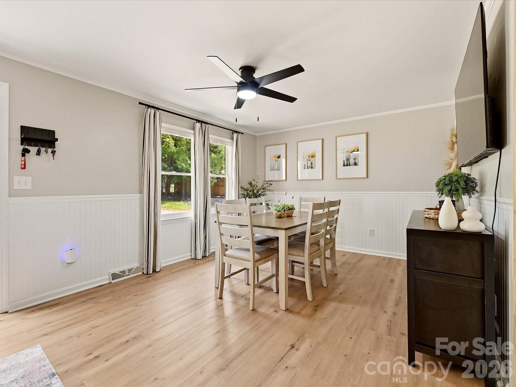 513 Paradise Circle — Belmont