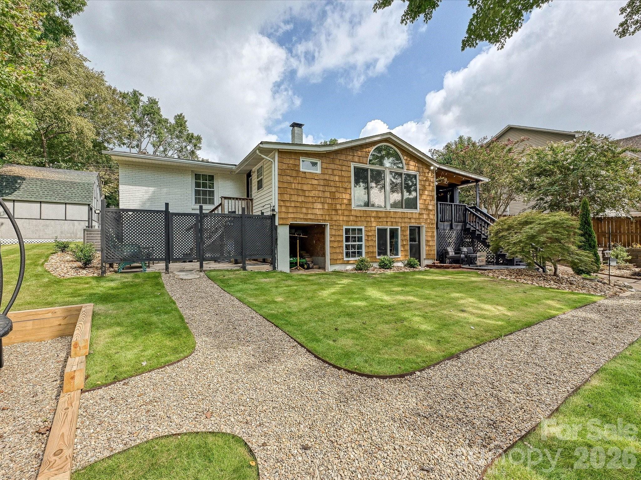 513 Paradise Circle — Belmont