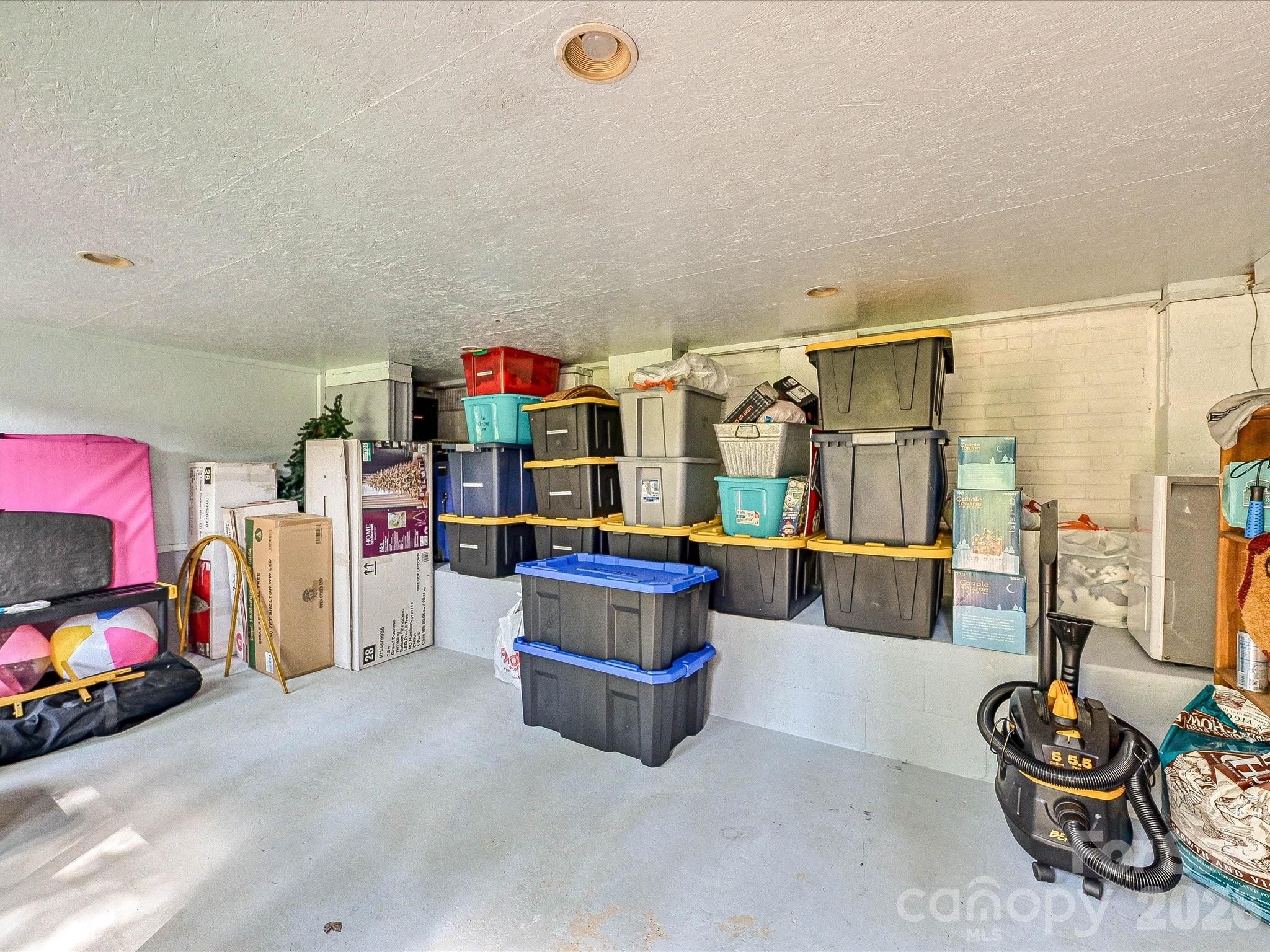 513 Paradise Circle — Belmont