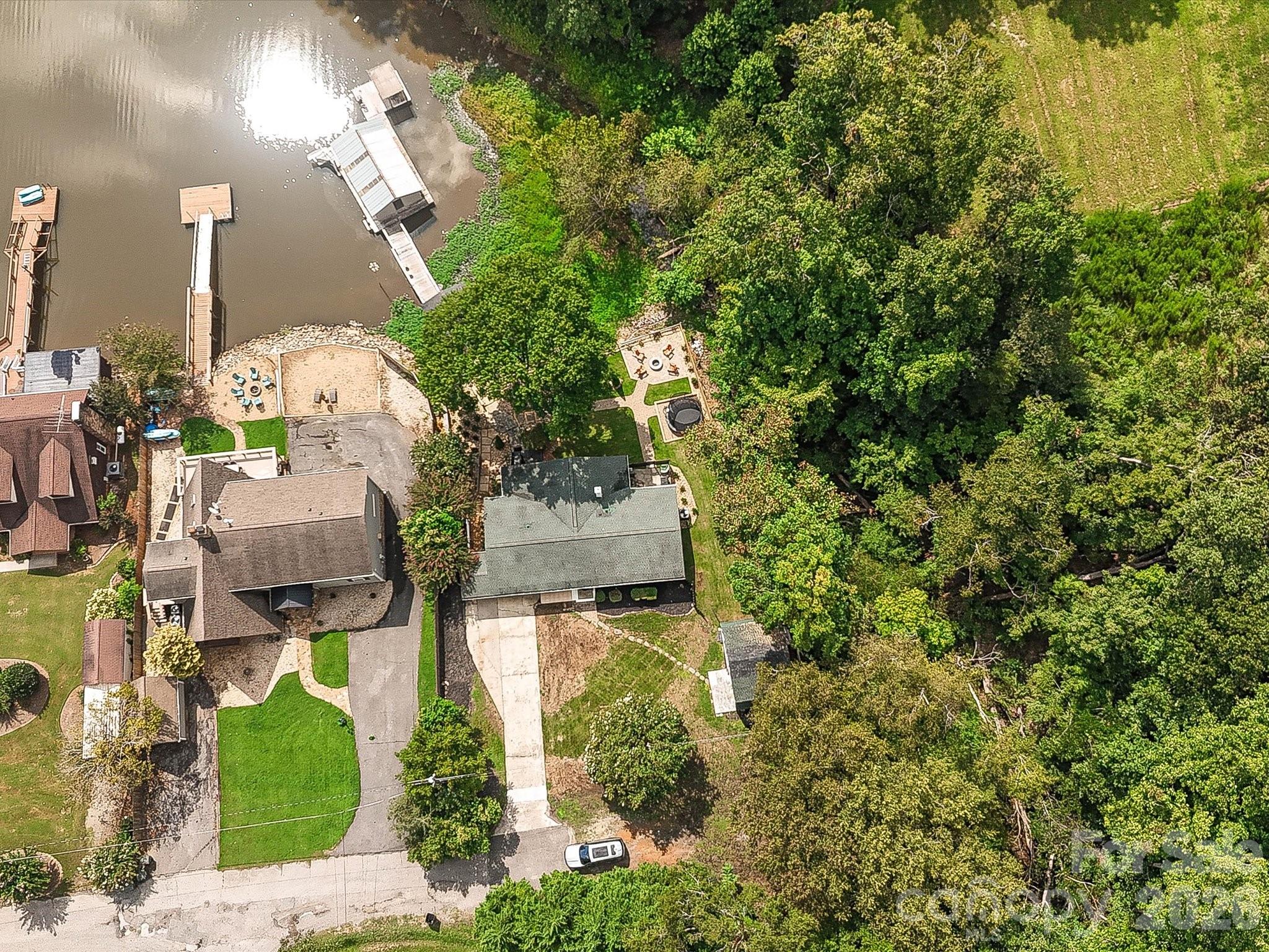 513 Paradise Circle — Belmont