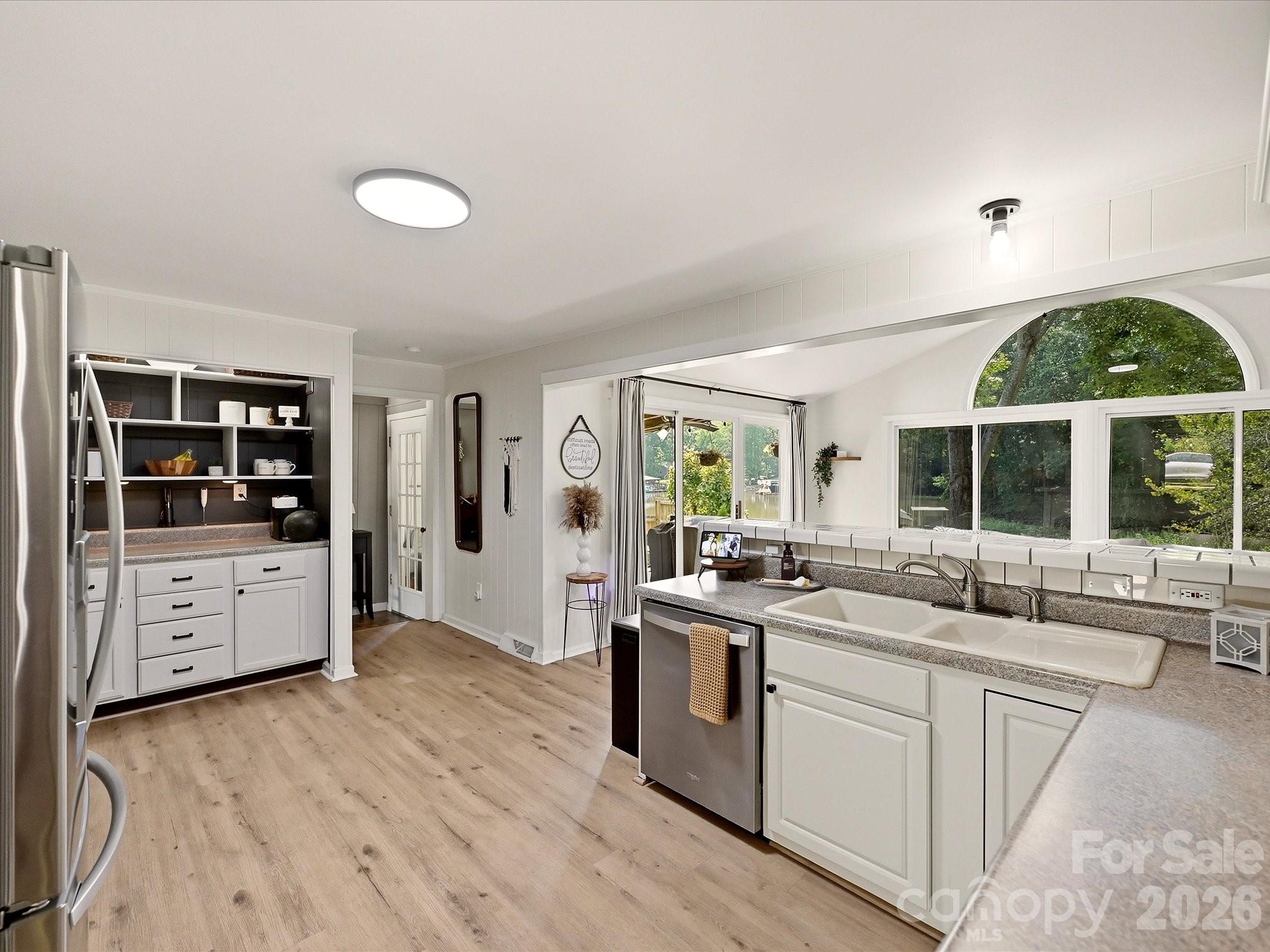 513 Paradise Circle — Belmont
