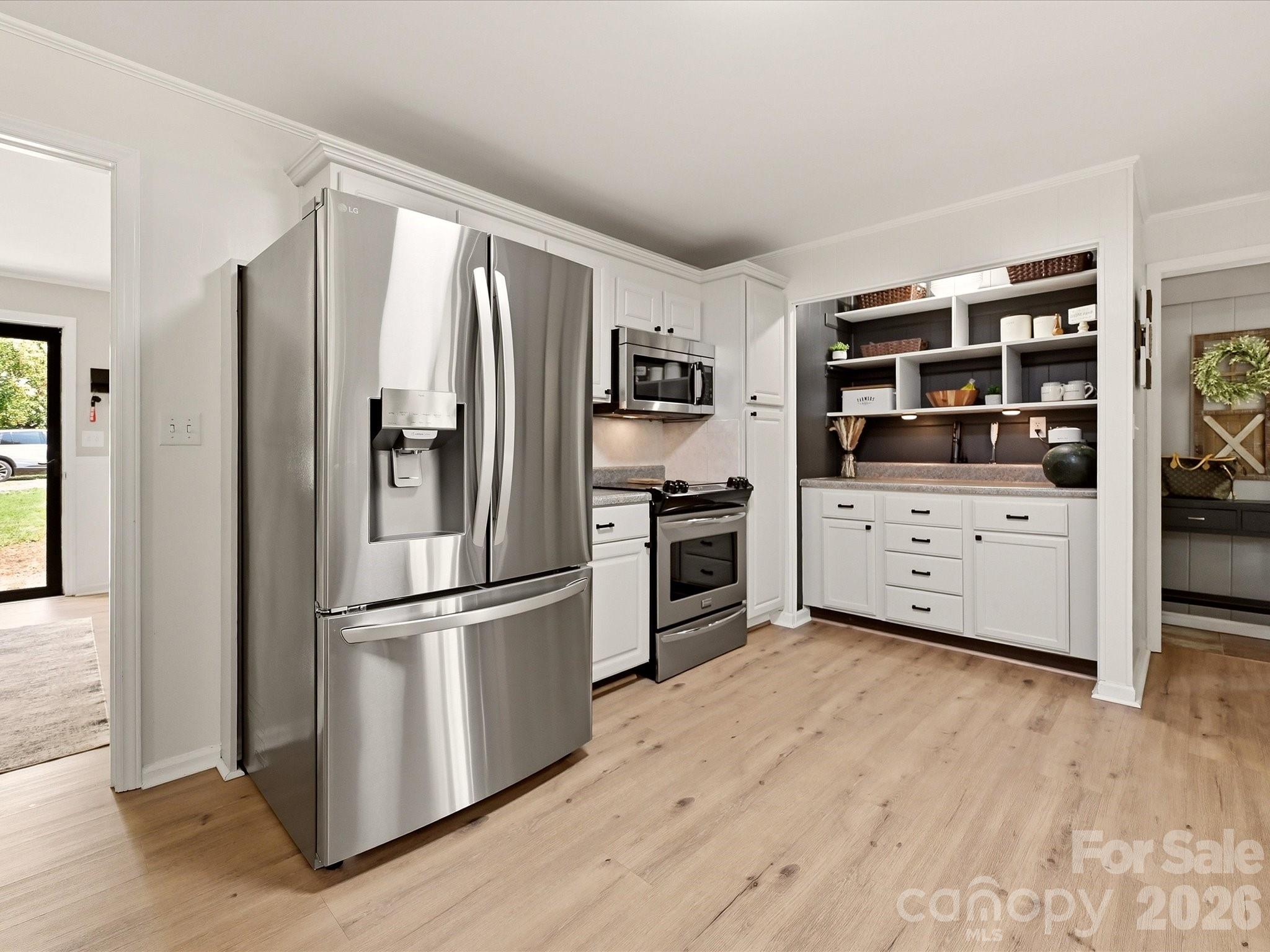 513 Paradise Circle — Belmont