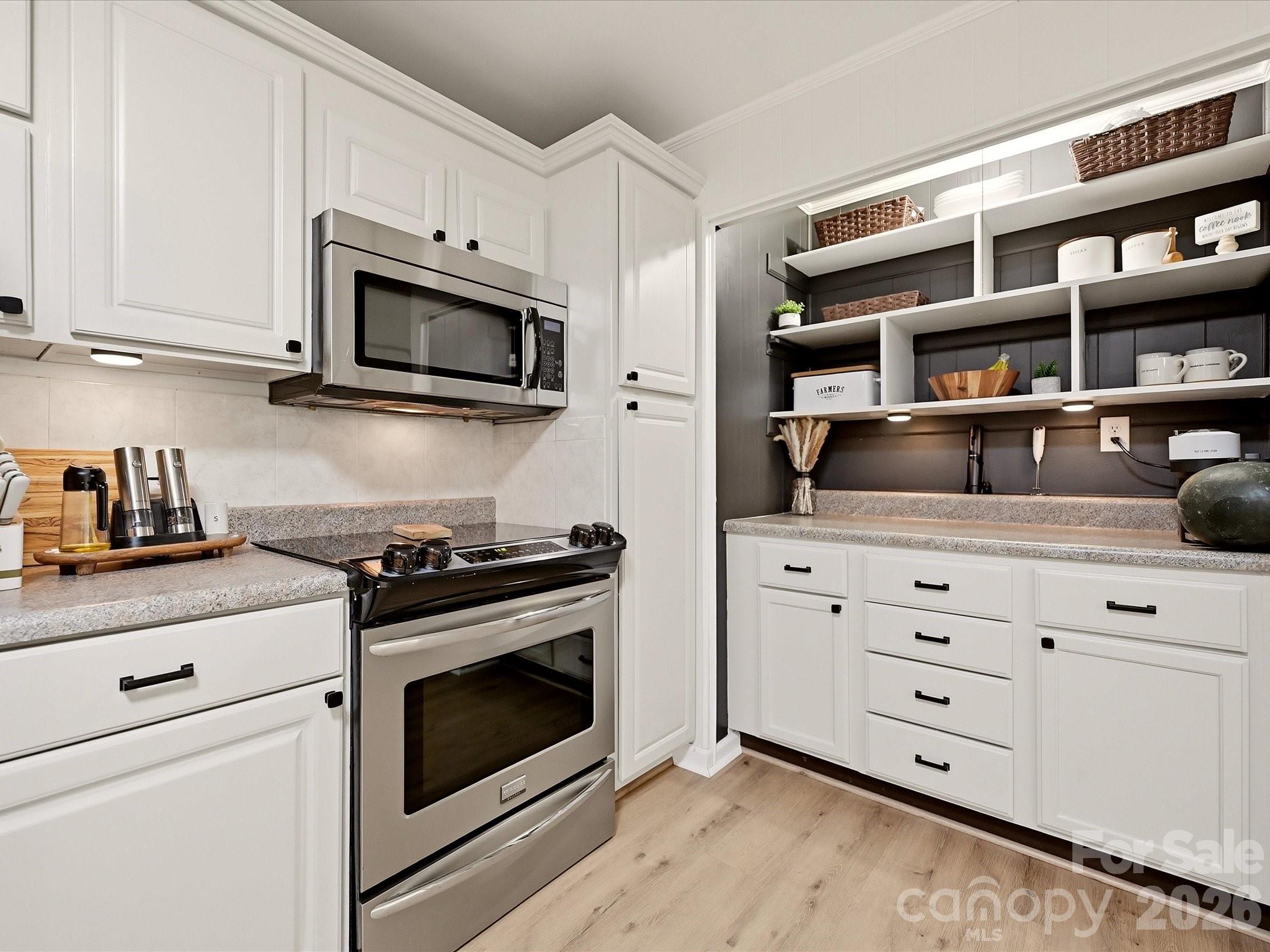 513 Paradise Circle — Belmont