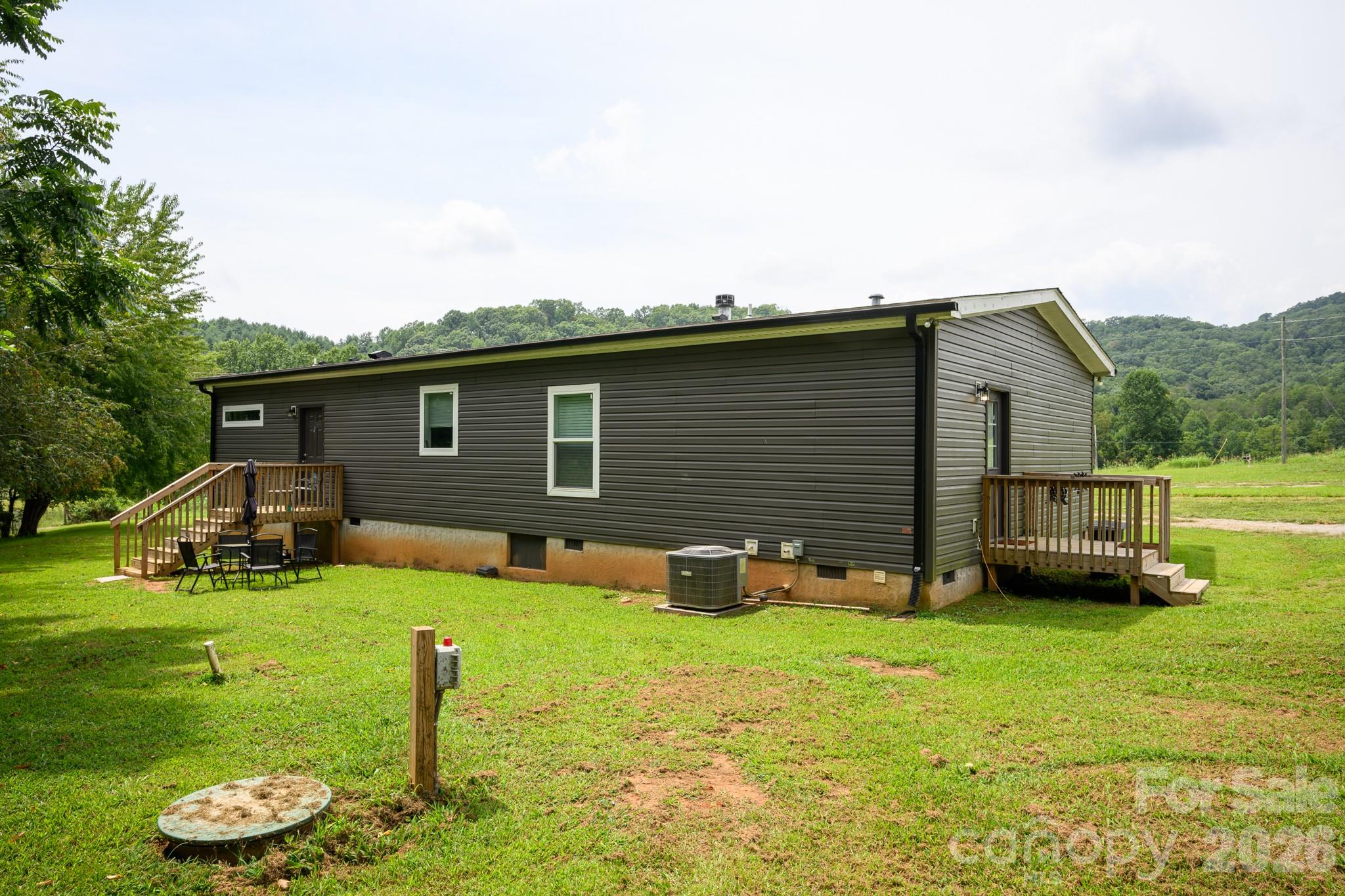 324 Plemmons Place — Marion