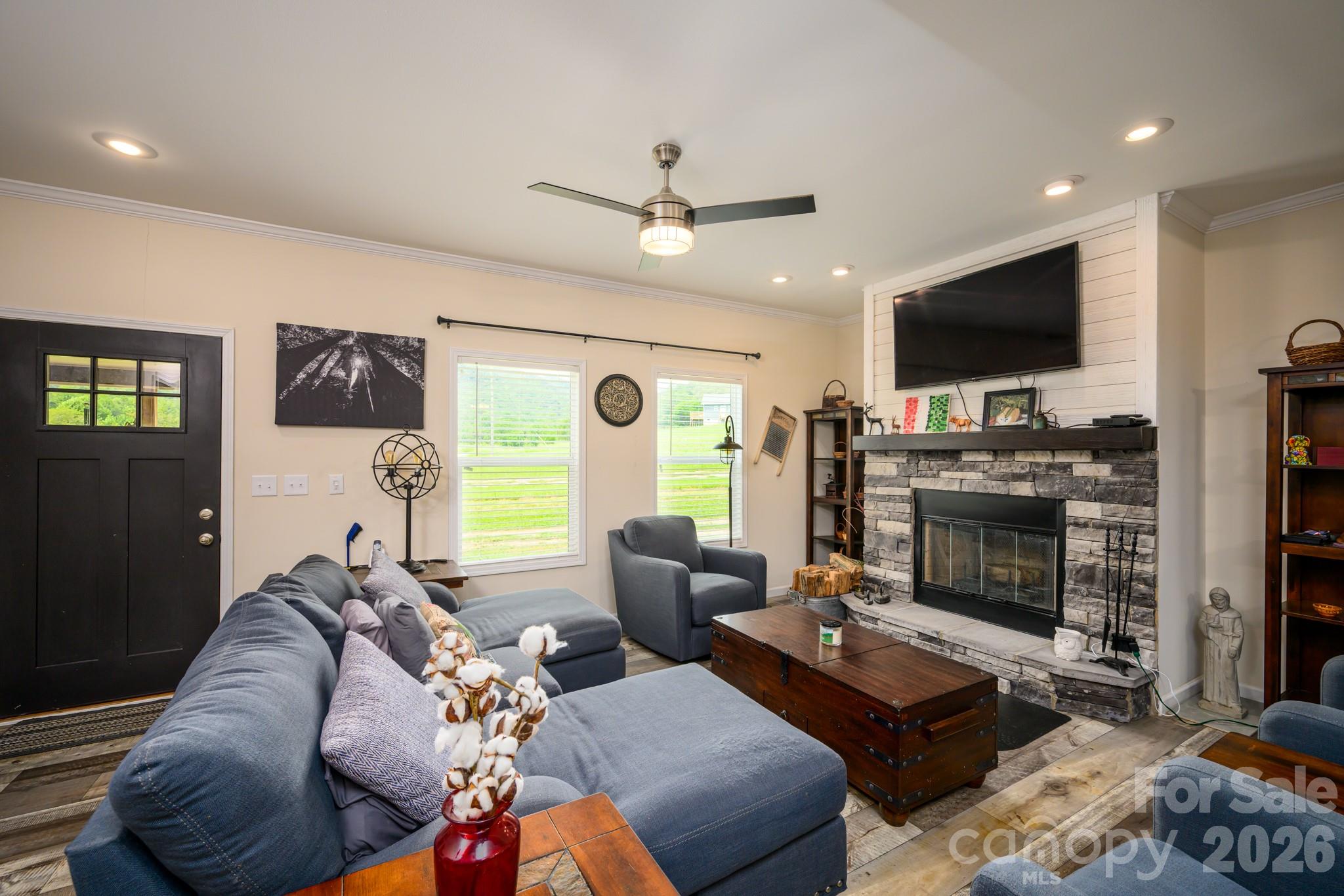 324 Plemmons Place — Marion