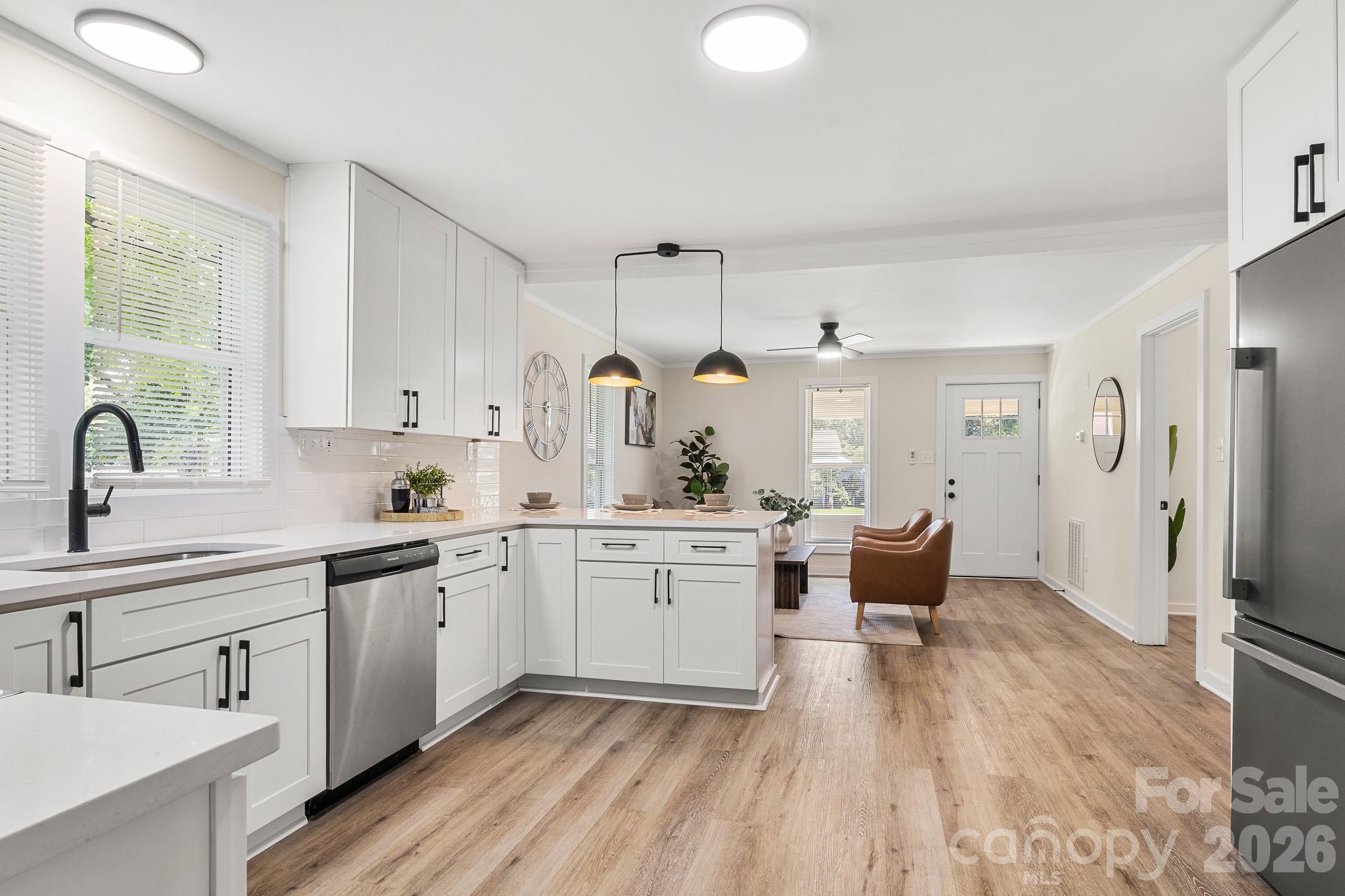 238 37th Street SW — Hickory