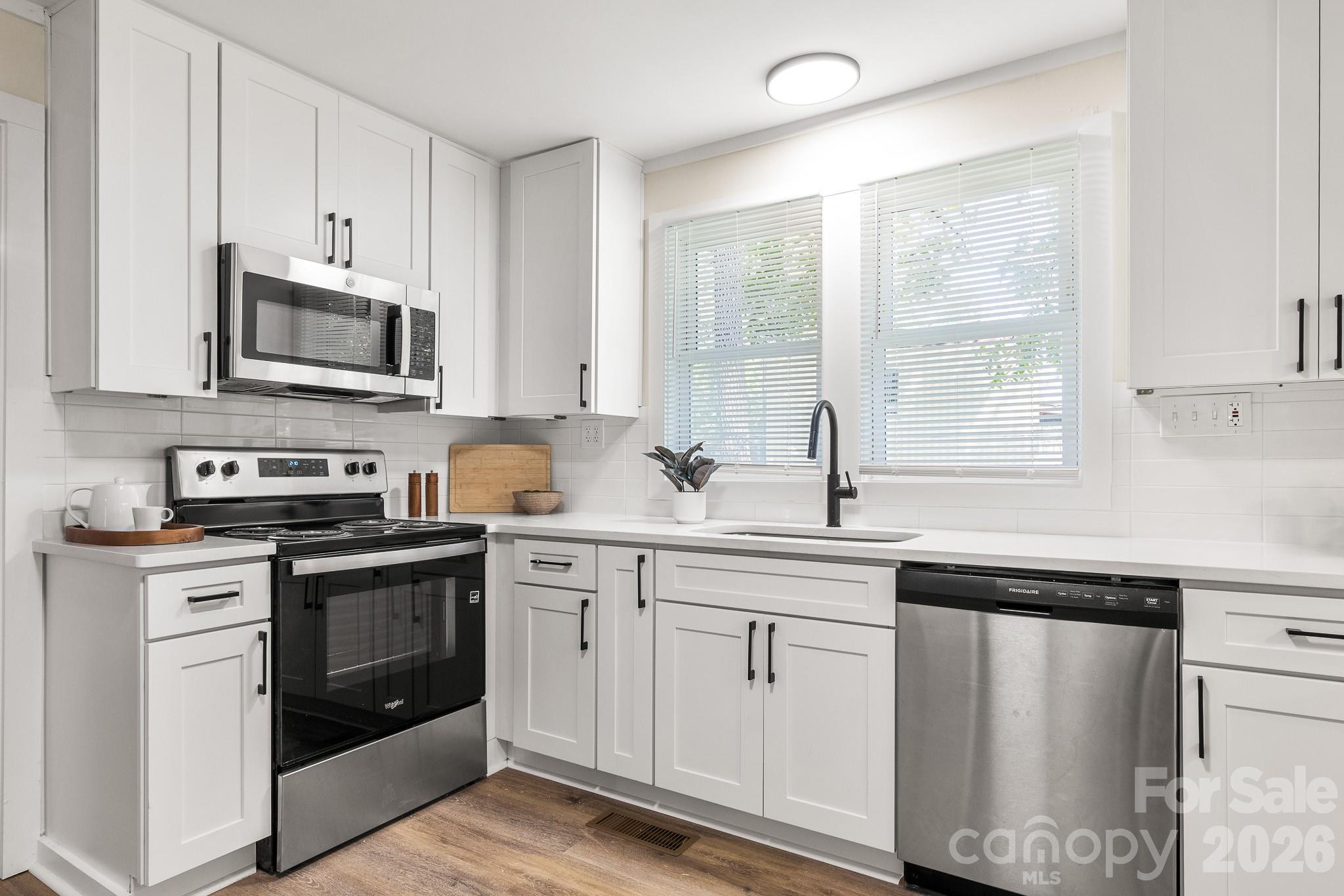 238 37th Street SW — Hickory
