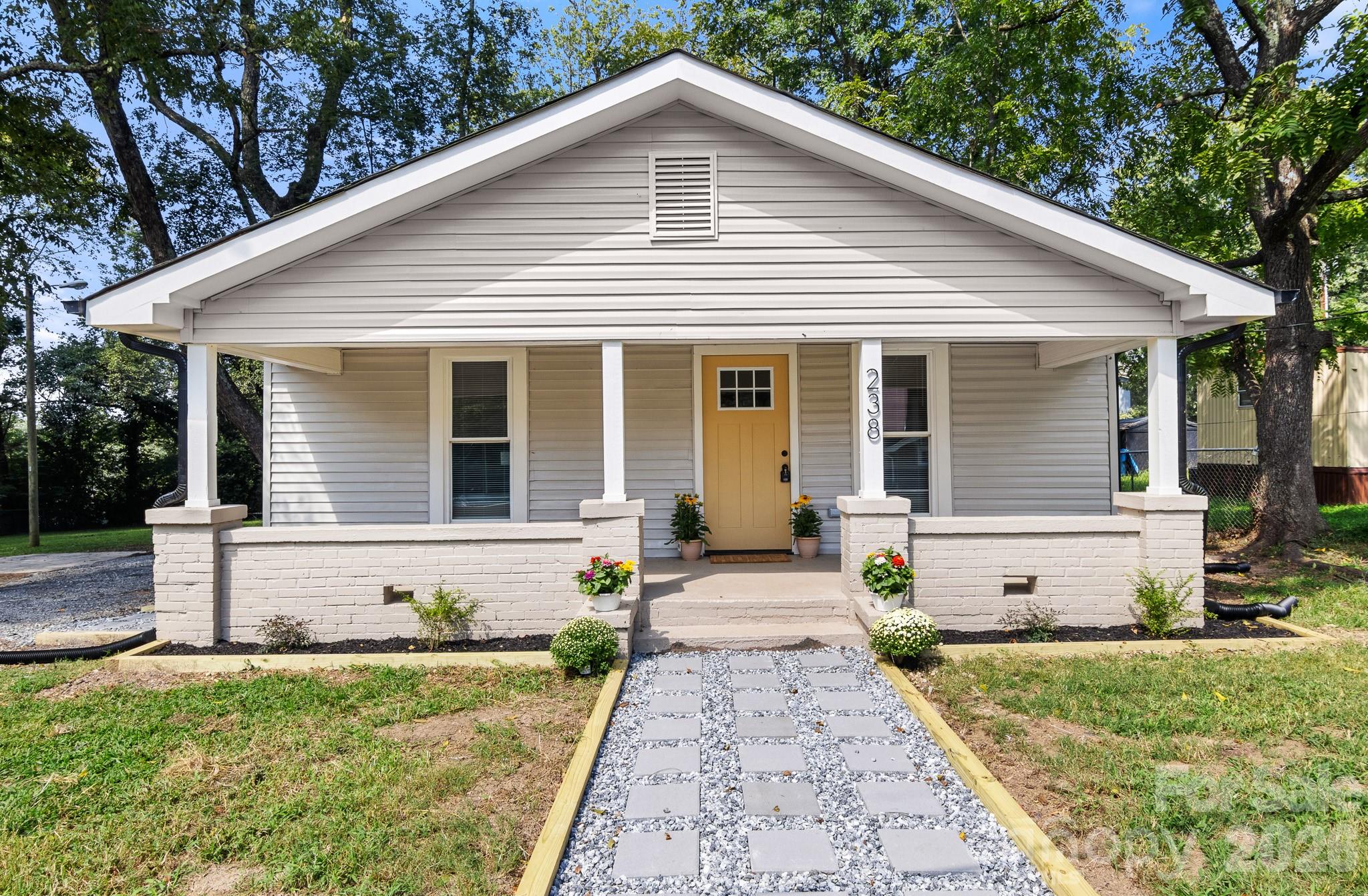 238 37th Street SW — Hickory