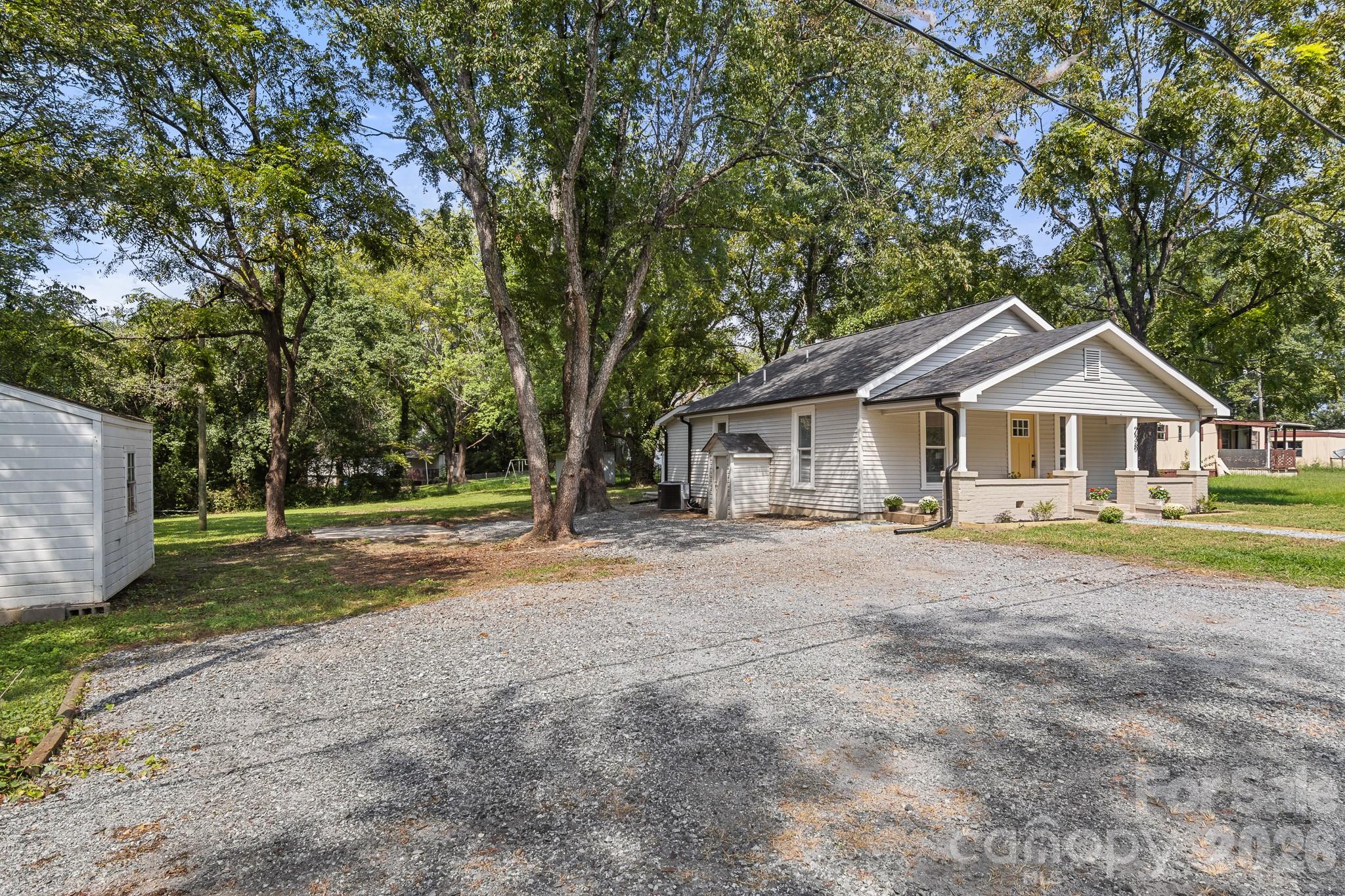 238 37th Street SW — Hickory