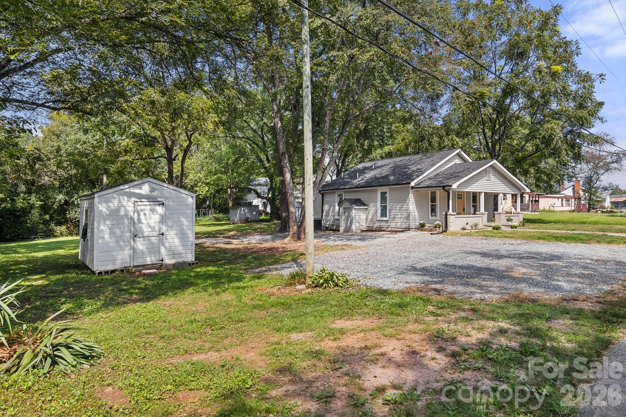 238 37th Street SW — Hickory
