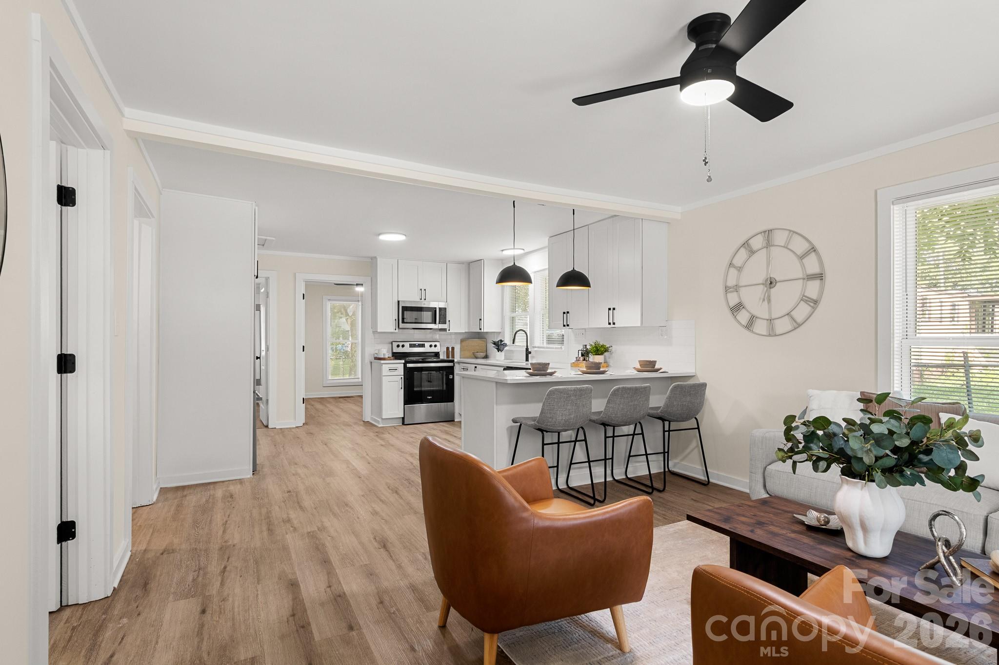 238 37th Street SW — Hickory