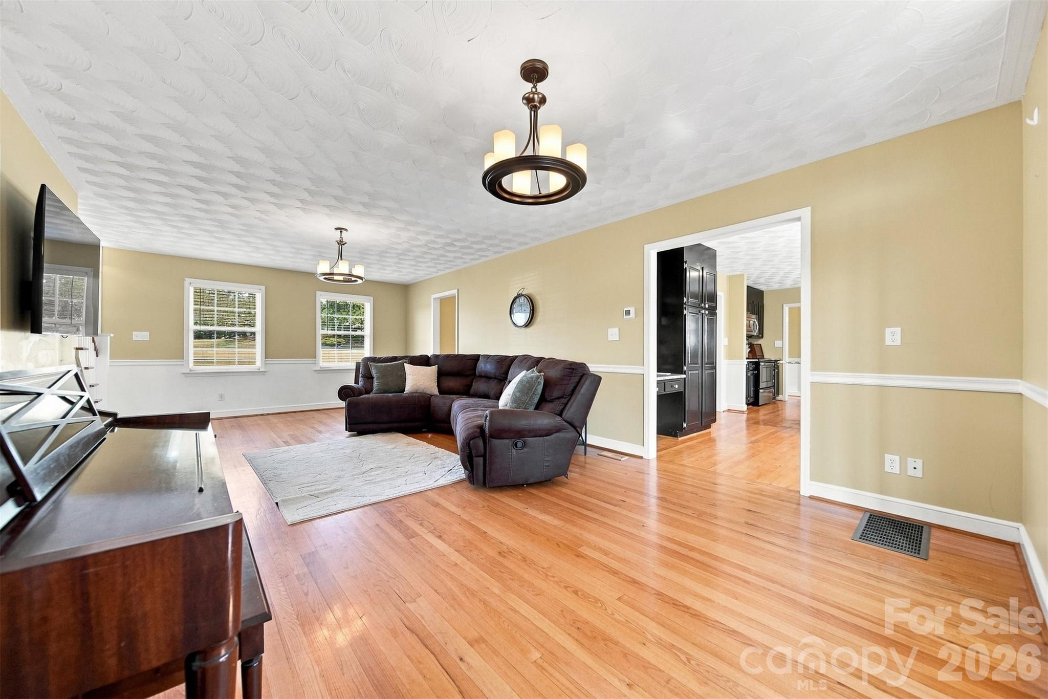 4948 Betty Drive NE — Hickory