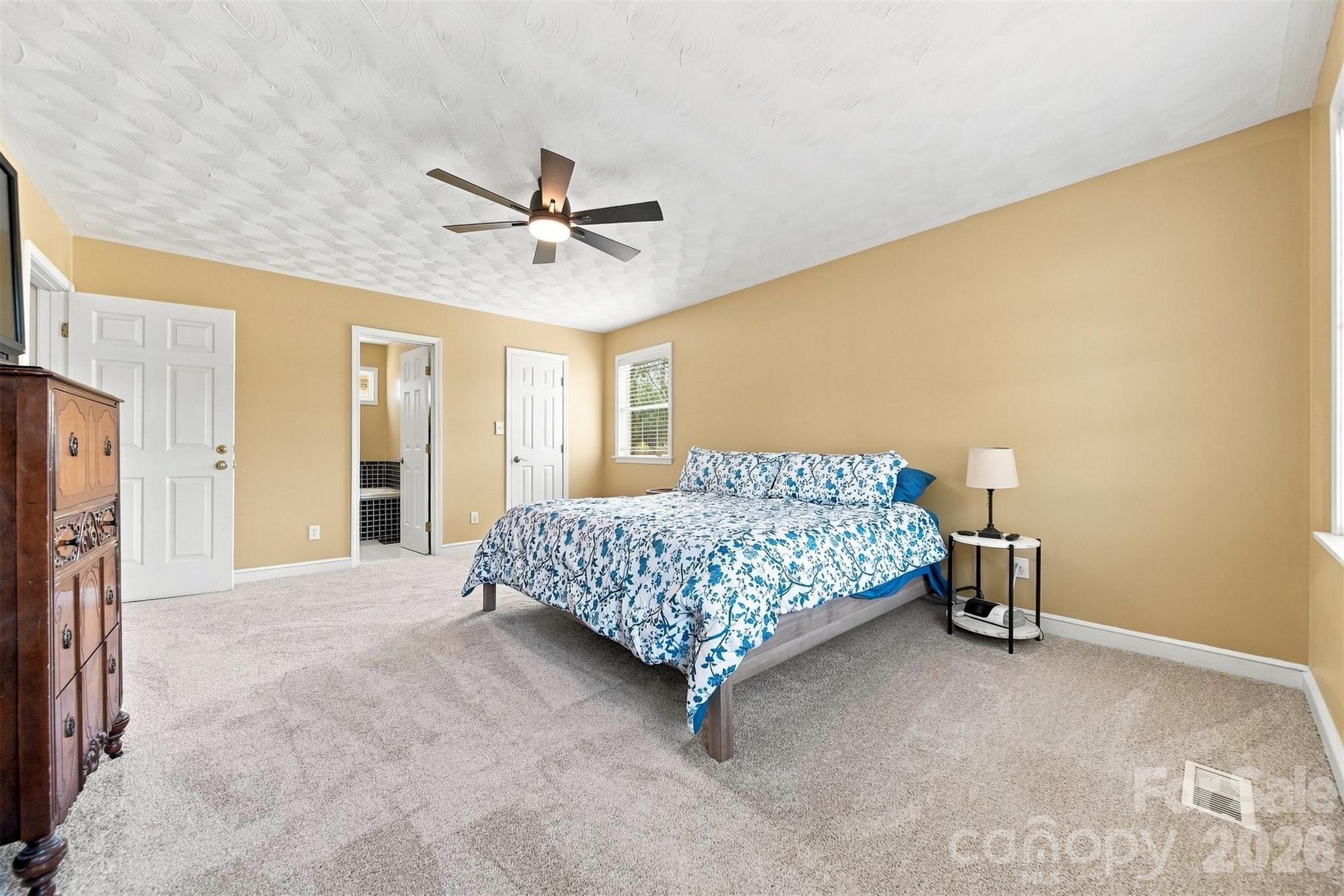 4948 Betty Drive NE — Hickory
