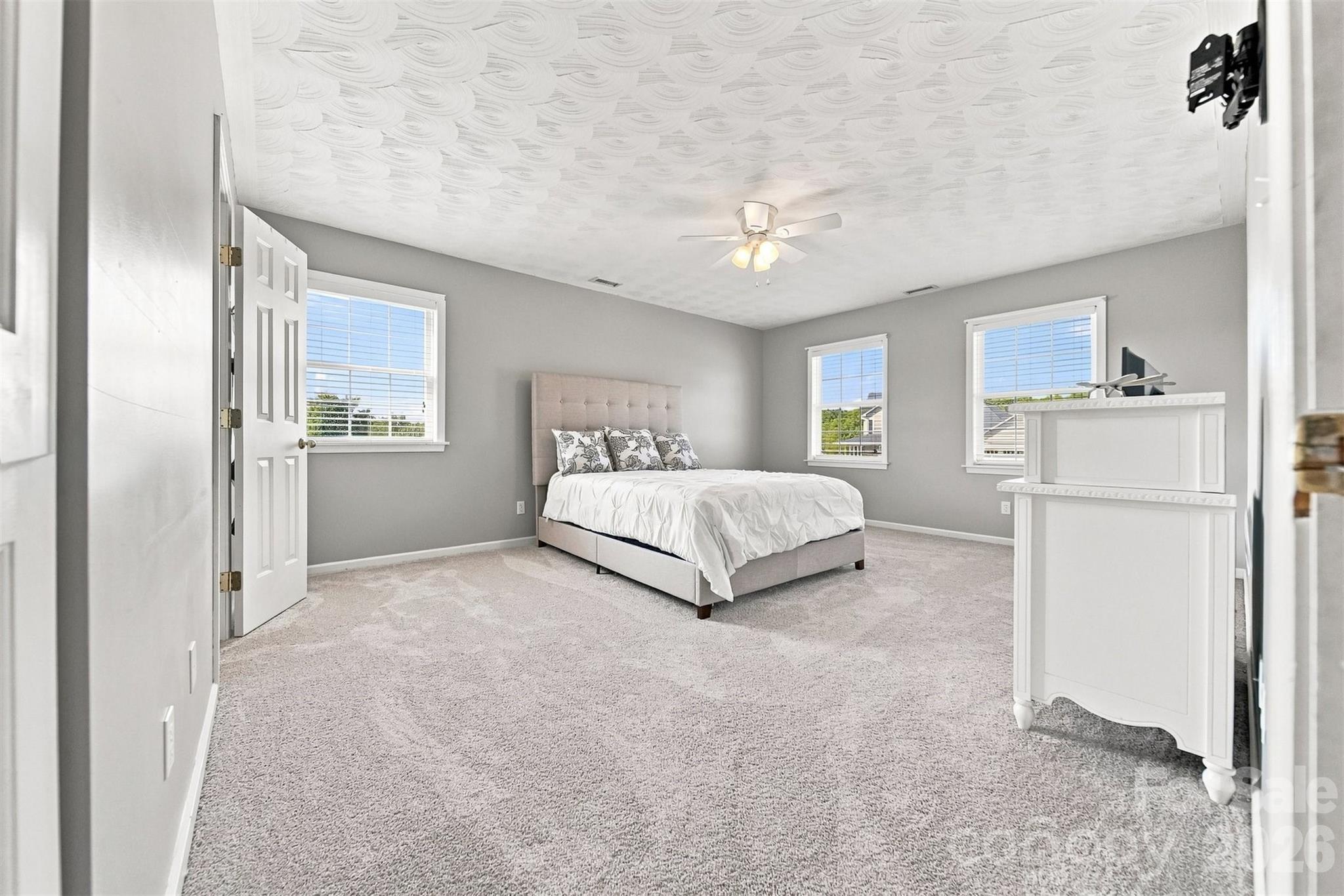 4948 Betty Drive NE — Hickory