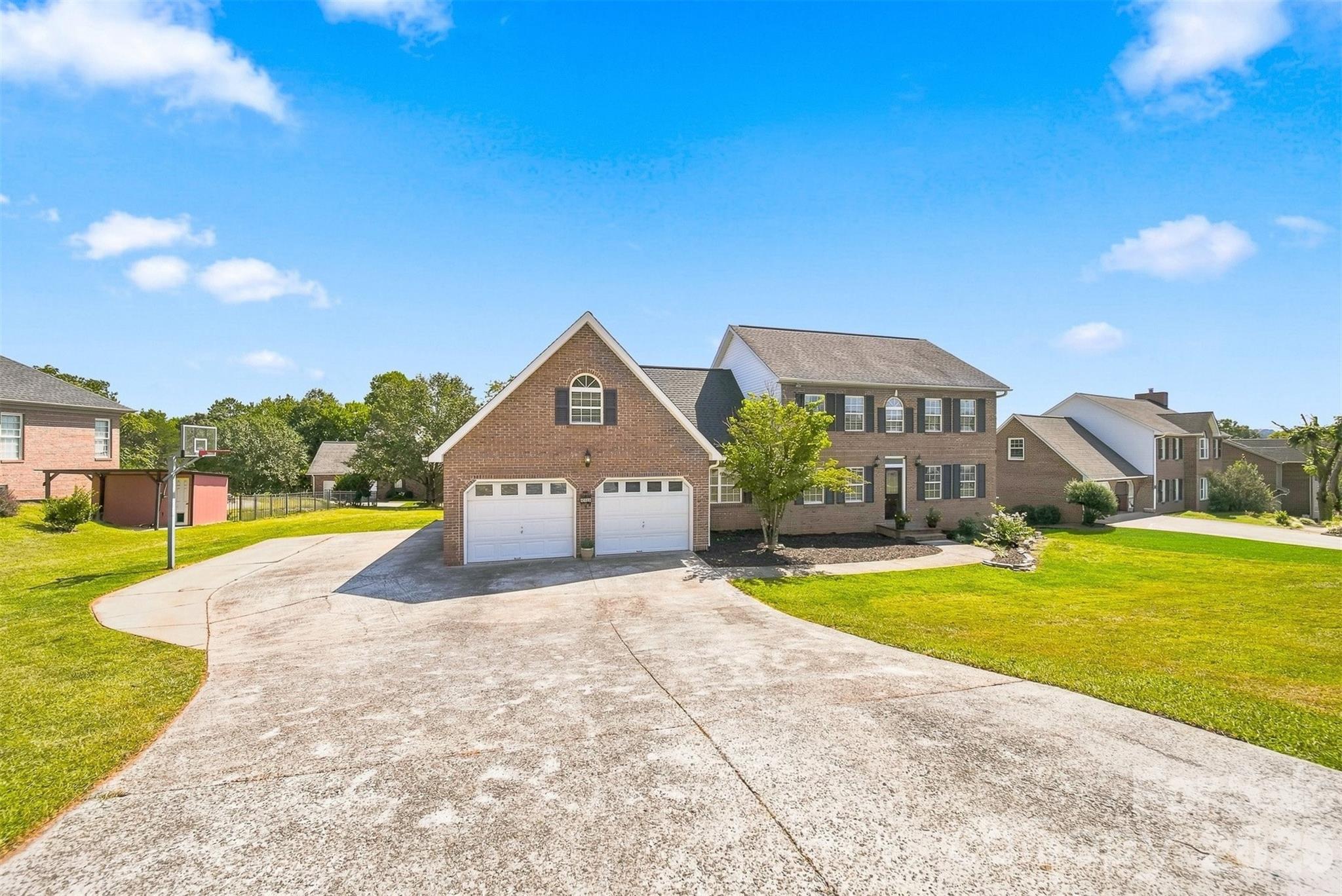 4948 Betty Drive NE — Hickory