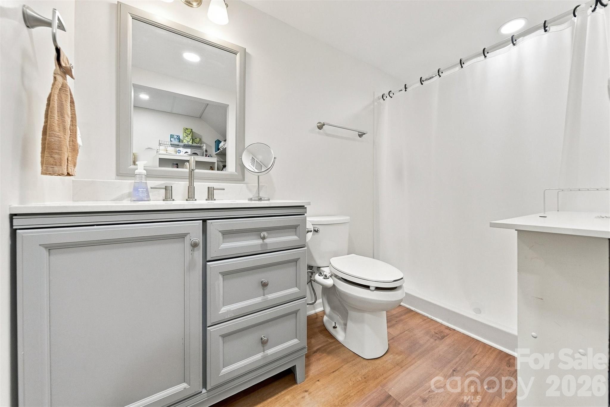 4948 Betty Drive NE — Hickory