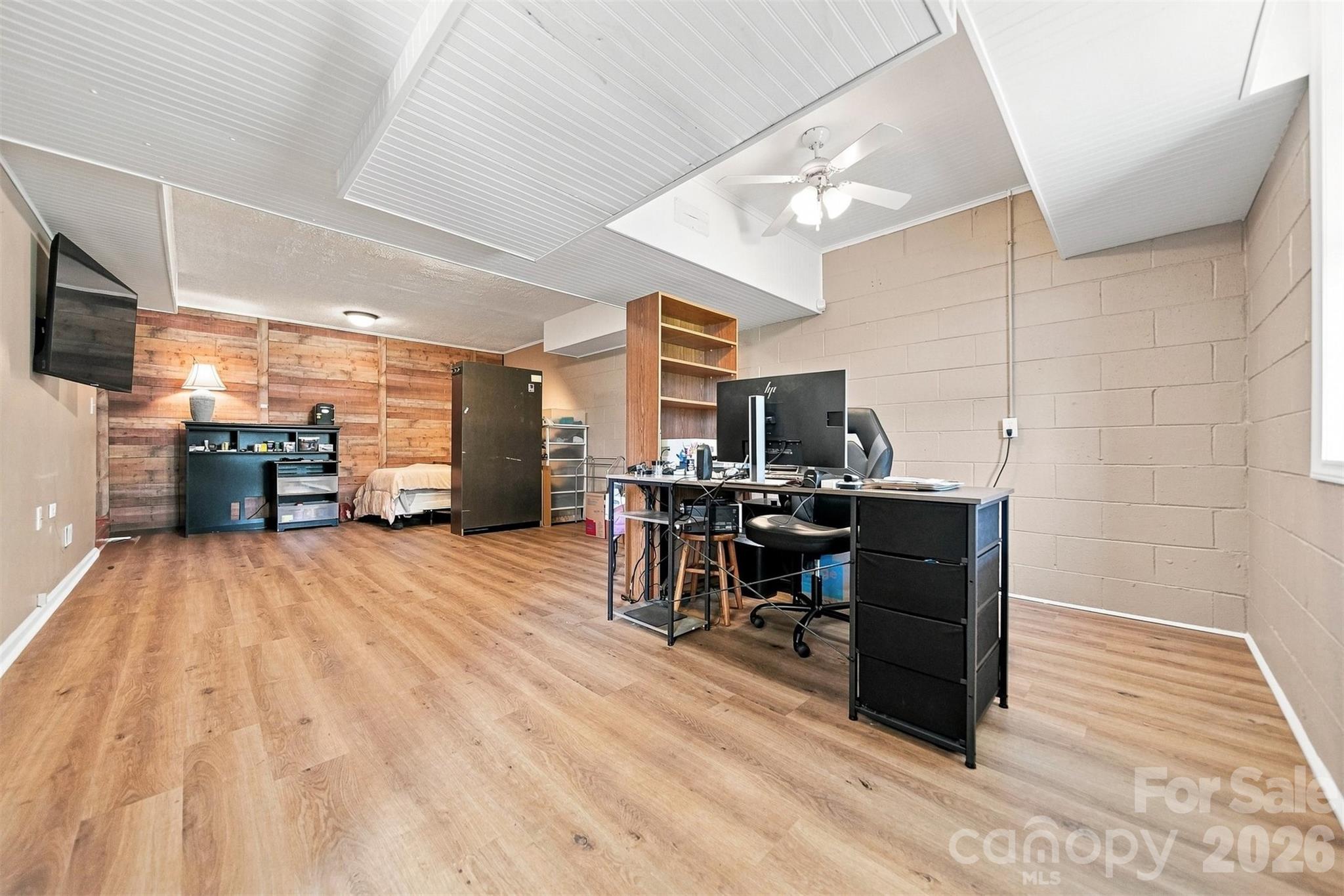 4948 Betty Drive NE — Hickory