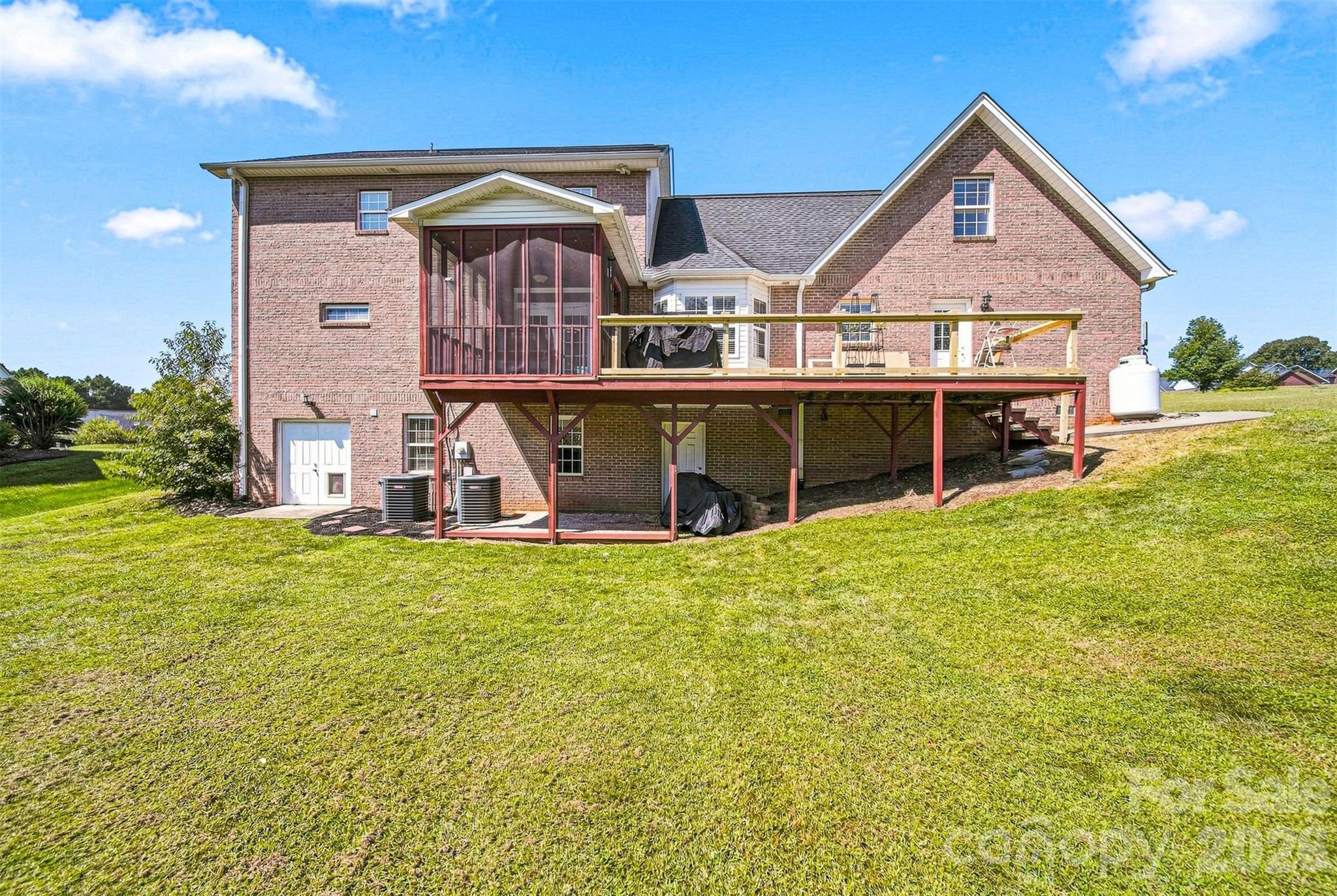 4948 Betty Drive NE — Hickory