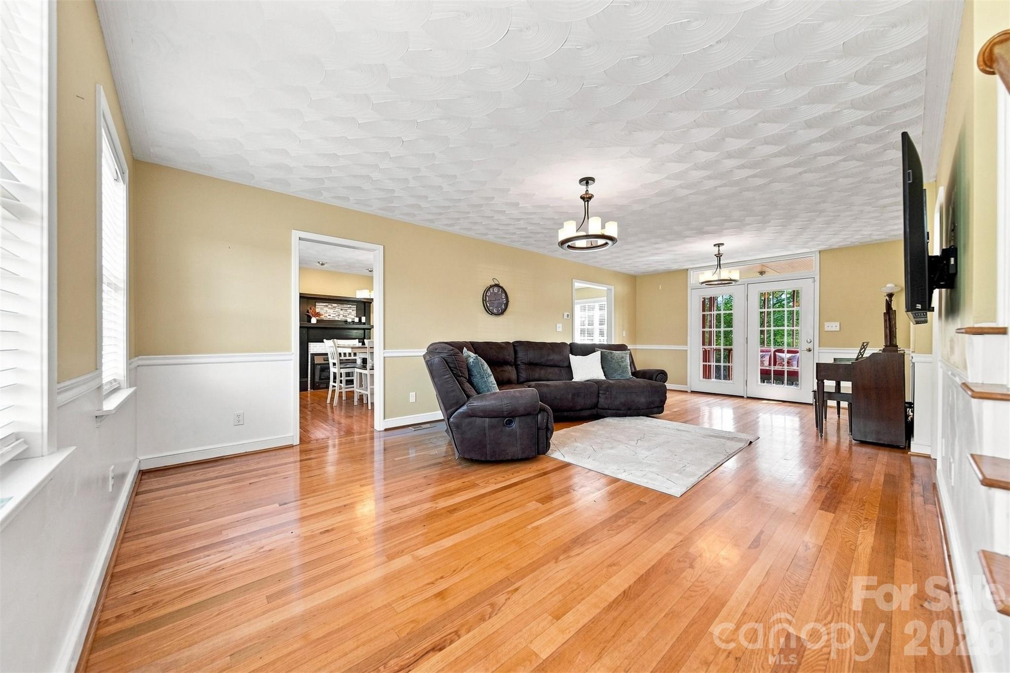 4948 Betty Drive NE — Hickory