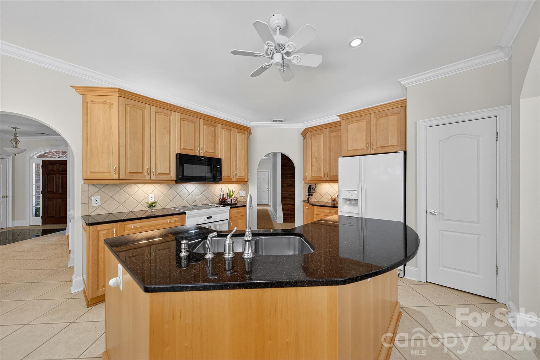 3574 Live Oaks Avenue — Terrell