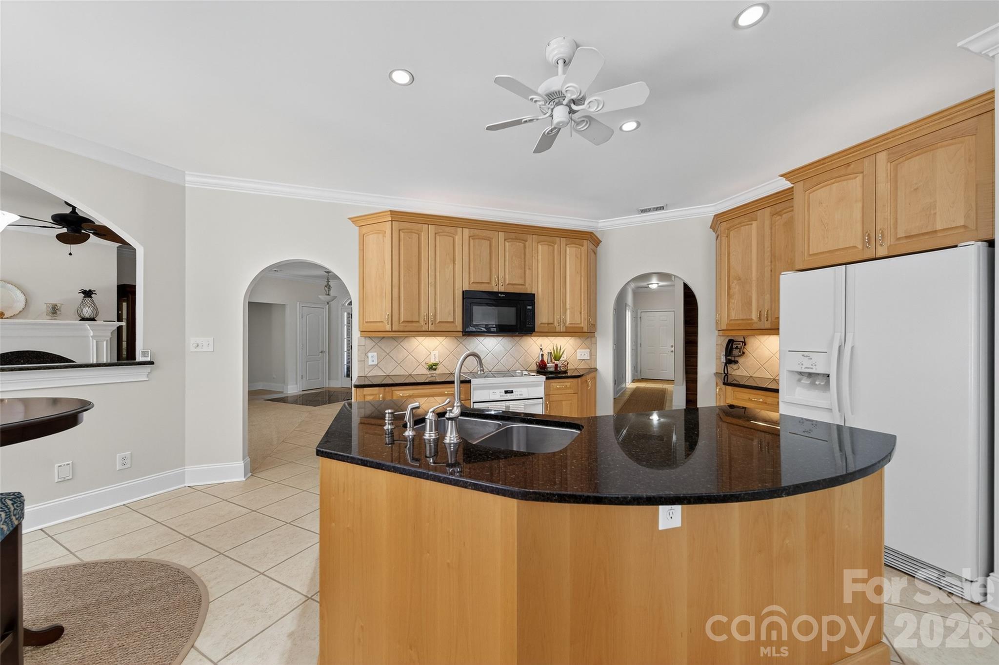 3574 Live Oaks Avenue — Terrell