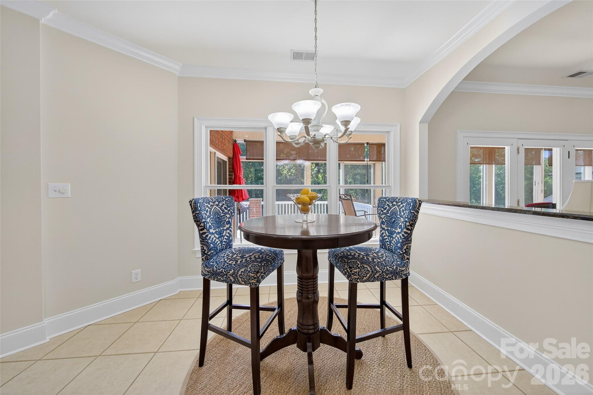 3574 Live Oaks Avenue — Terrell