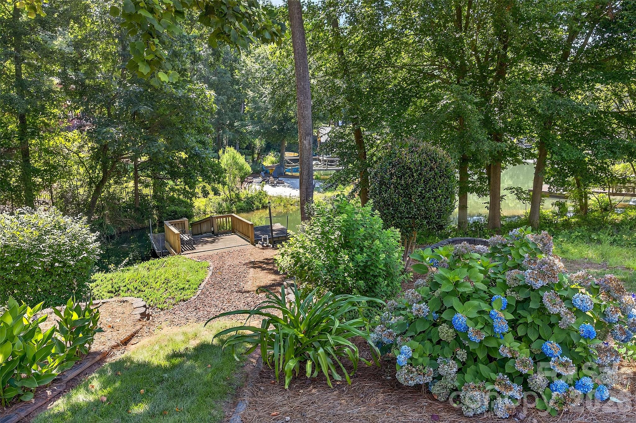 3574 Live Oaks Avenue — Terrell