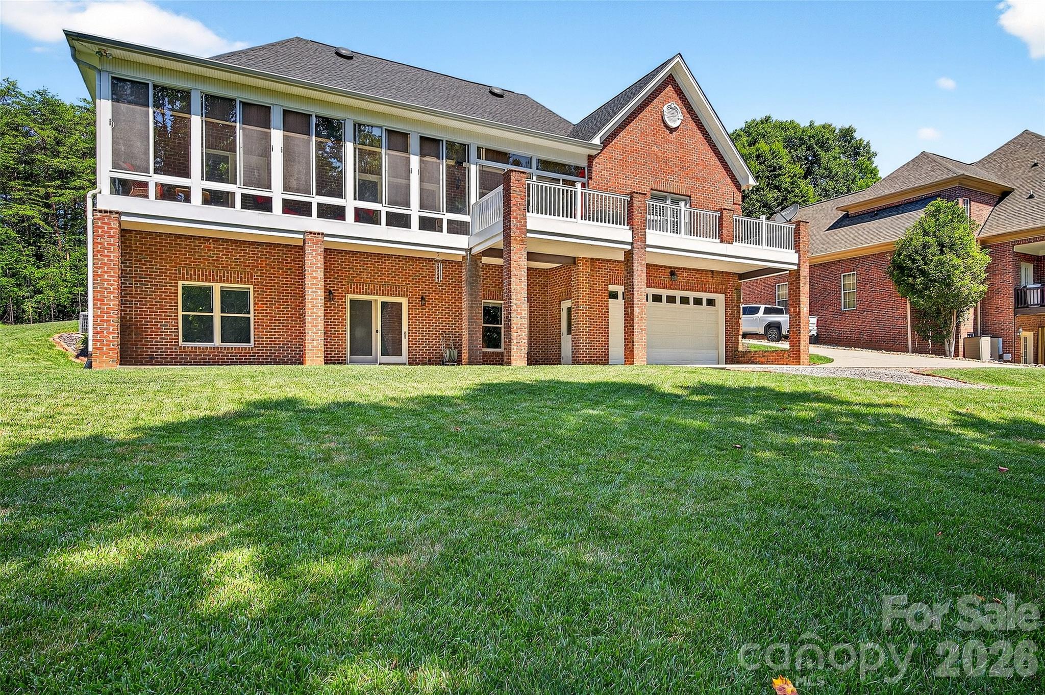 3574 Live Oaks Avenue — Terrell