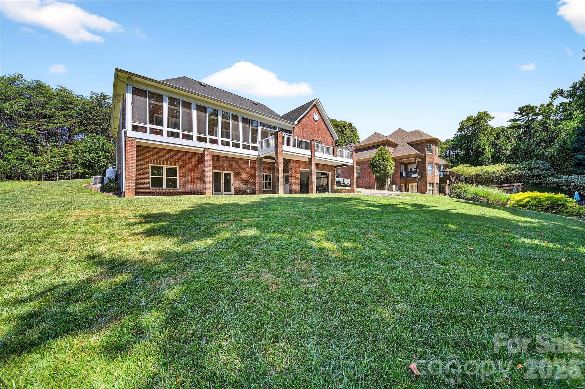 3574 Live Oaks Avenue — Terrell