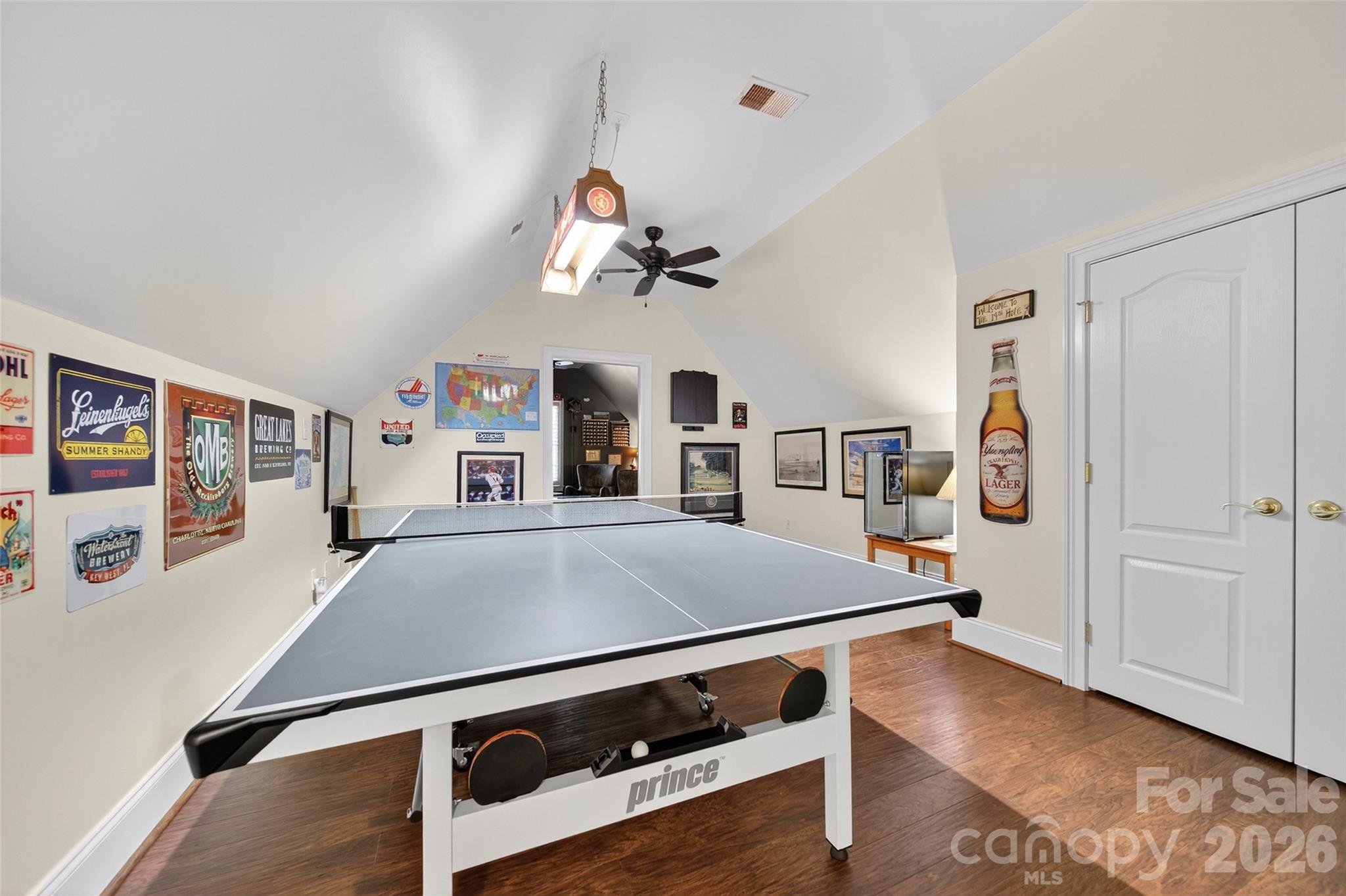 3574 Live Oaks Avenue — Terrell