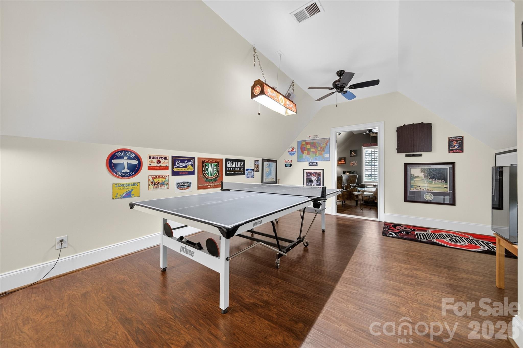 3574 Live Oaks Avenue — Terrell