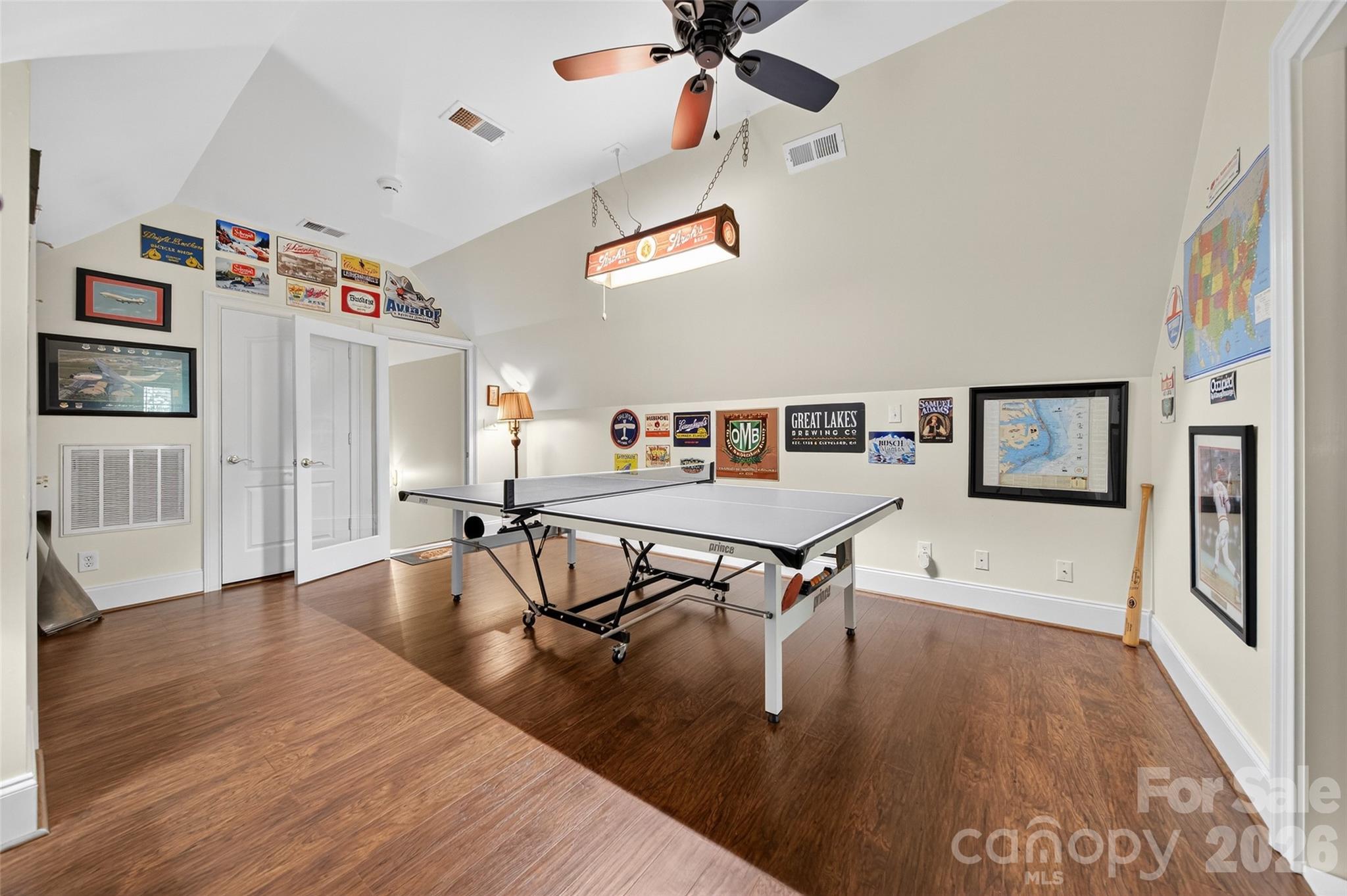 3574 Live Oaks Avenue — Terrell