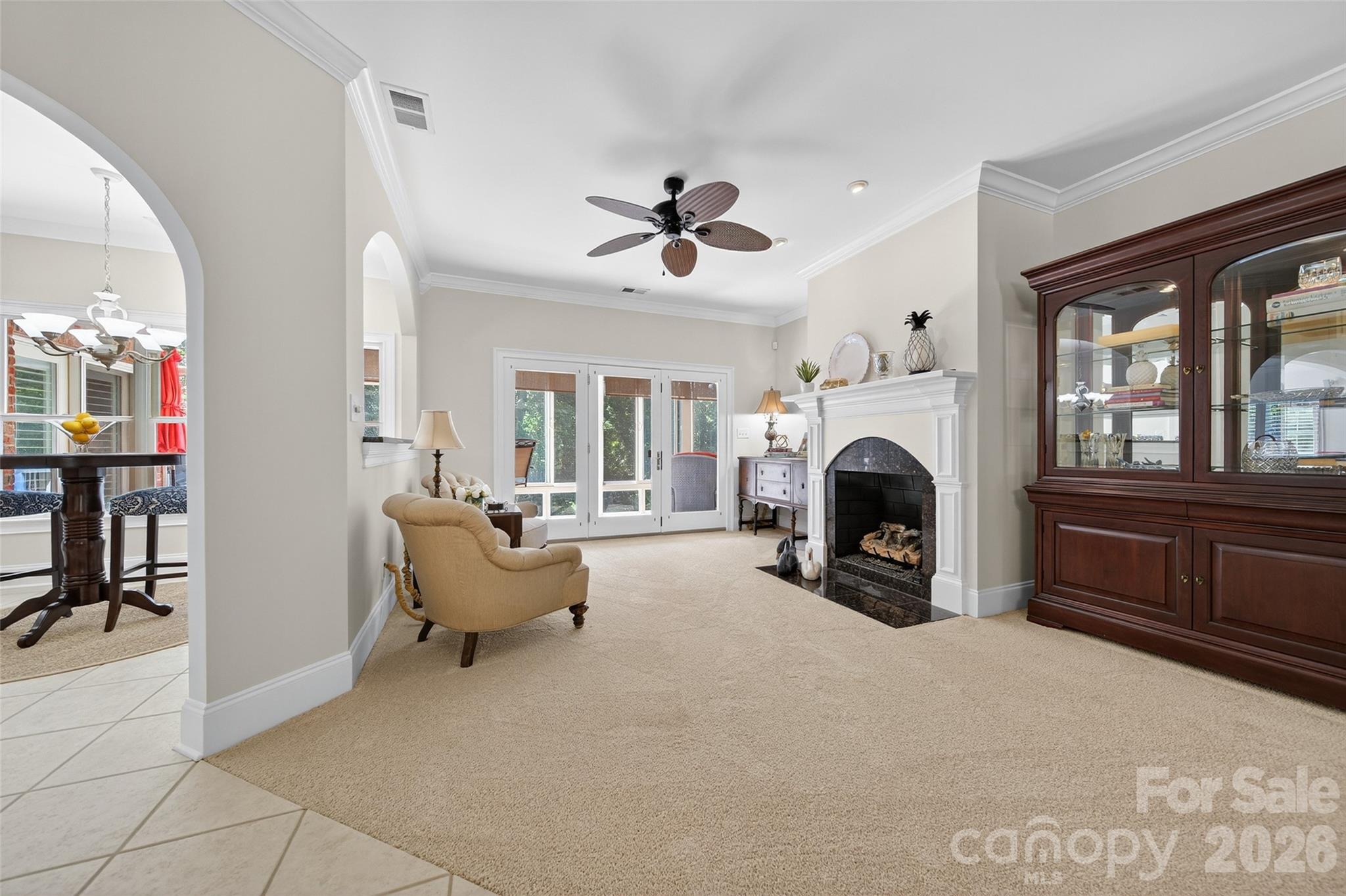3574 Live Oaks Avenue — Terrell