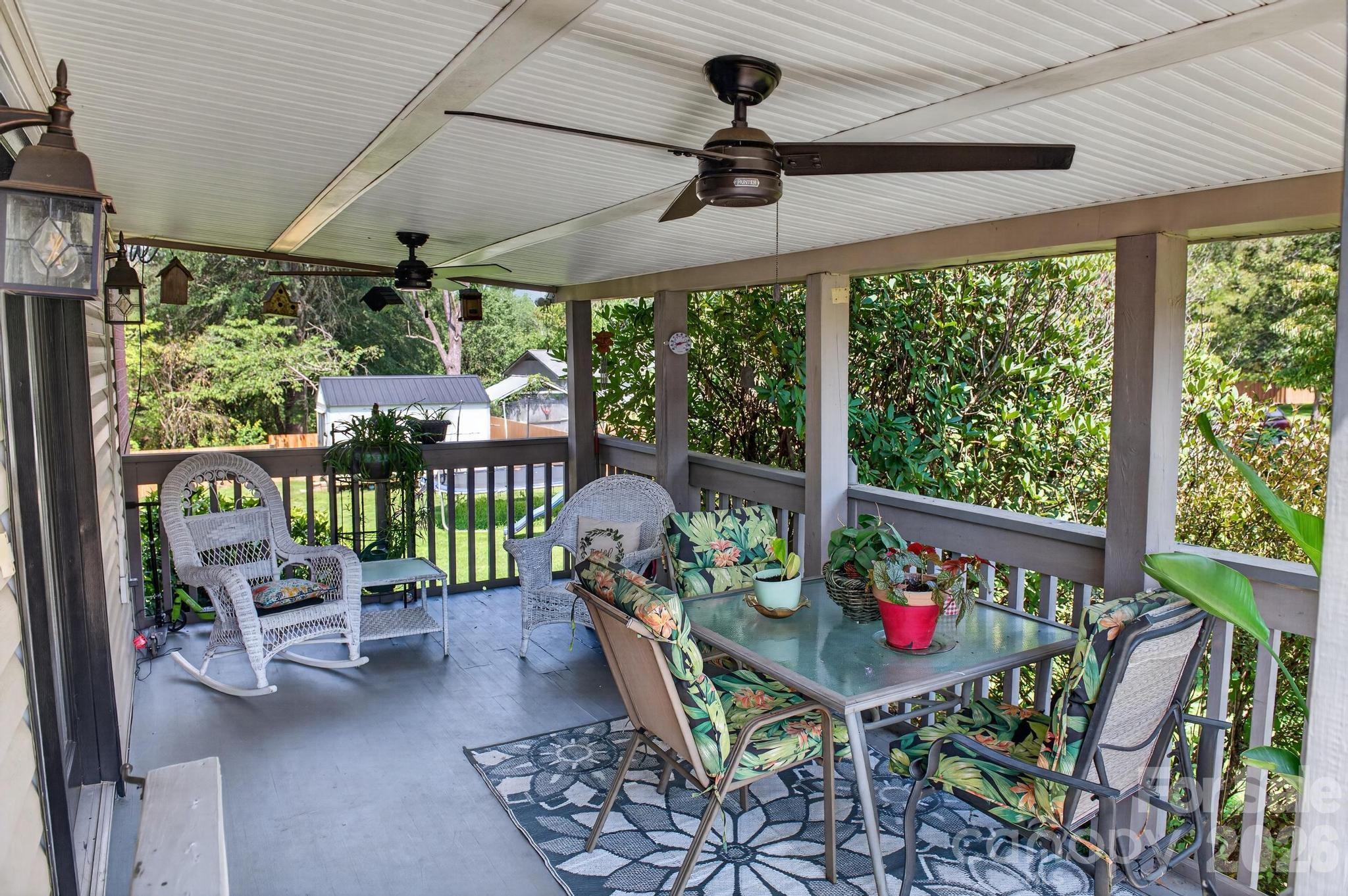 2559 Sweetbriar Circle — Lenoir