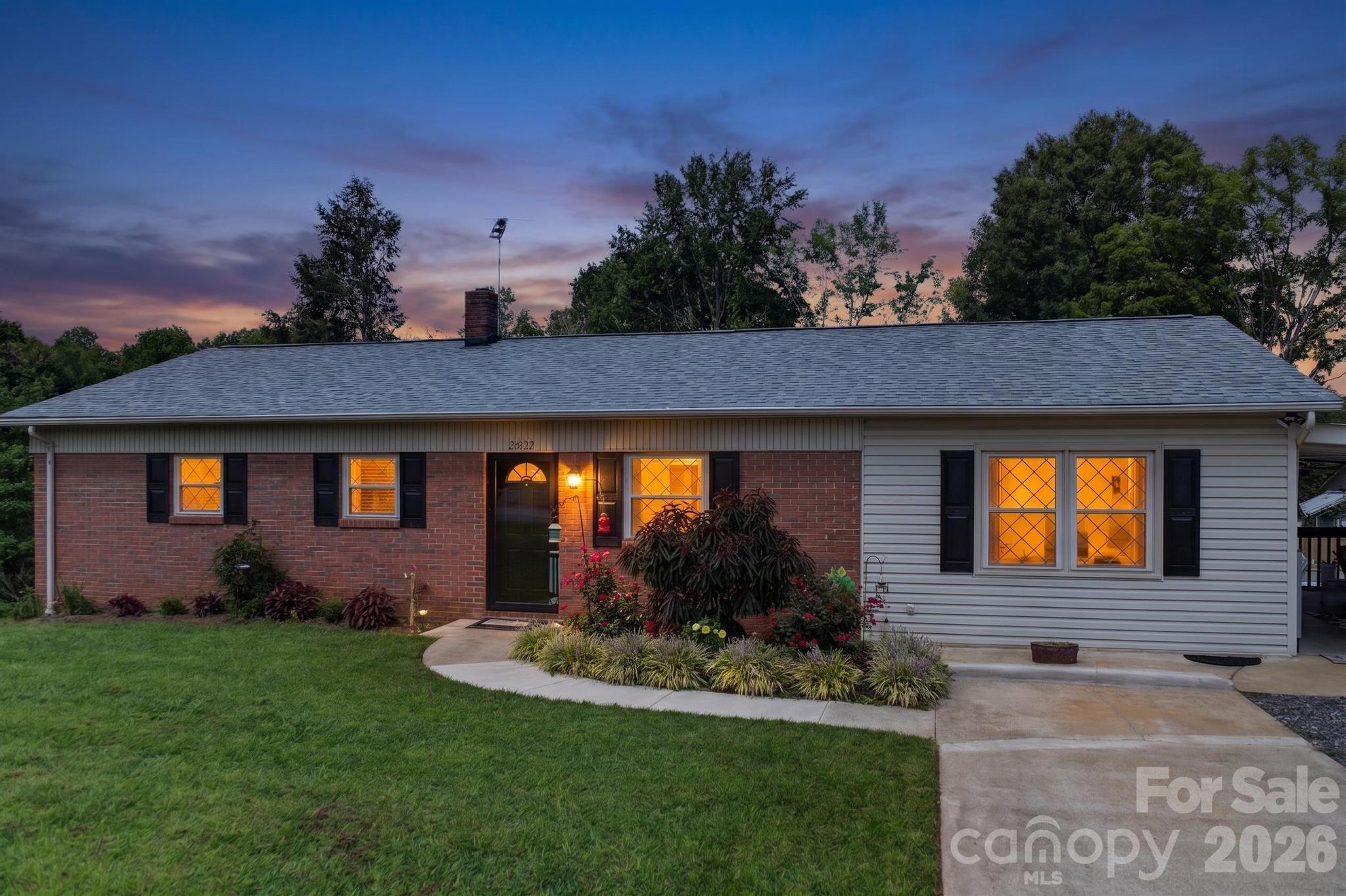 2559 Sweetbriar Circle — Lenoir
