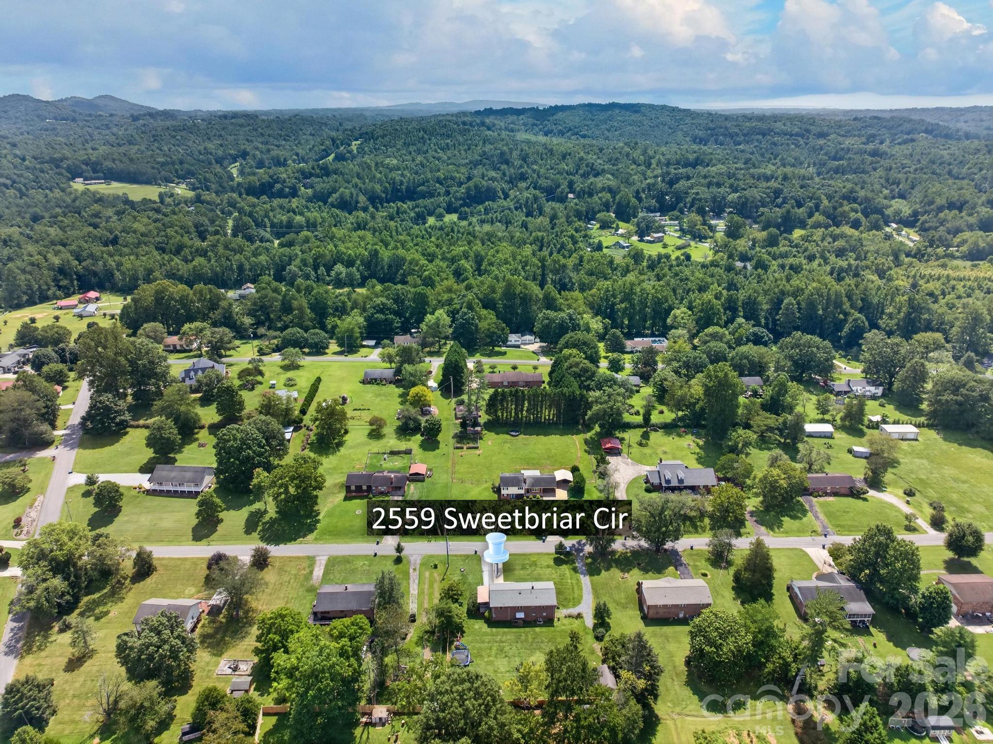 2559 Sweetbriar Circle — Lenoir