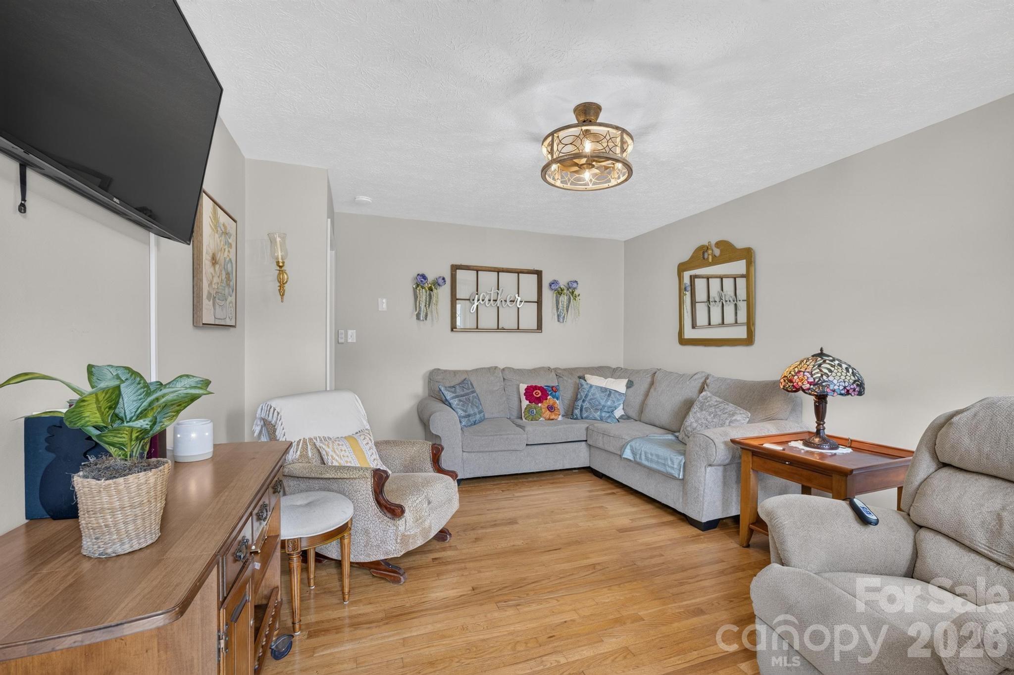 2559 Sweetbriar Circle — Lenoir