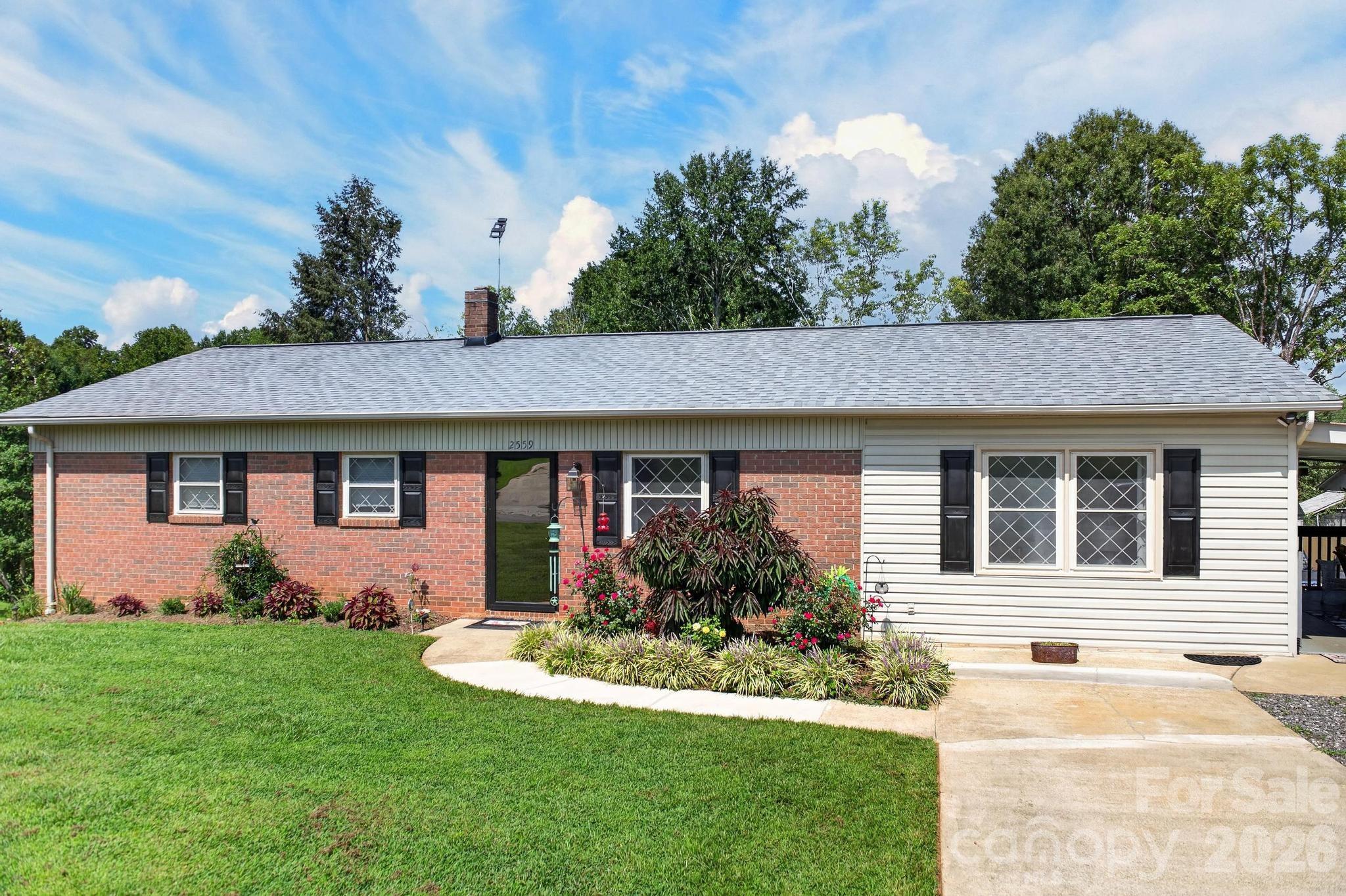 2559 Sweetbriar Circle — Lenoir