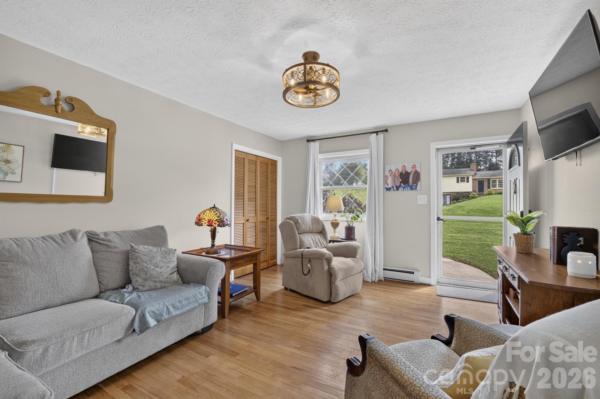 2559 Sweetbriar Circle — Lenoir