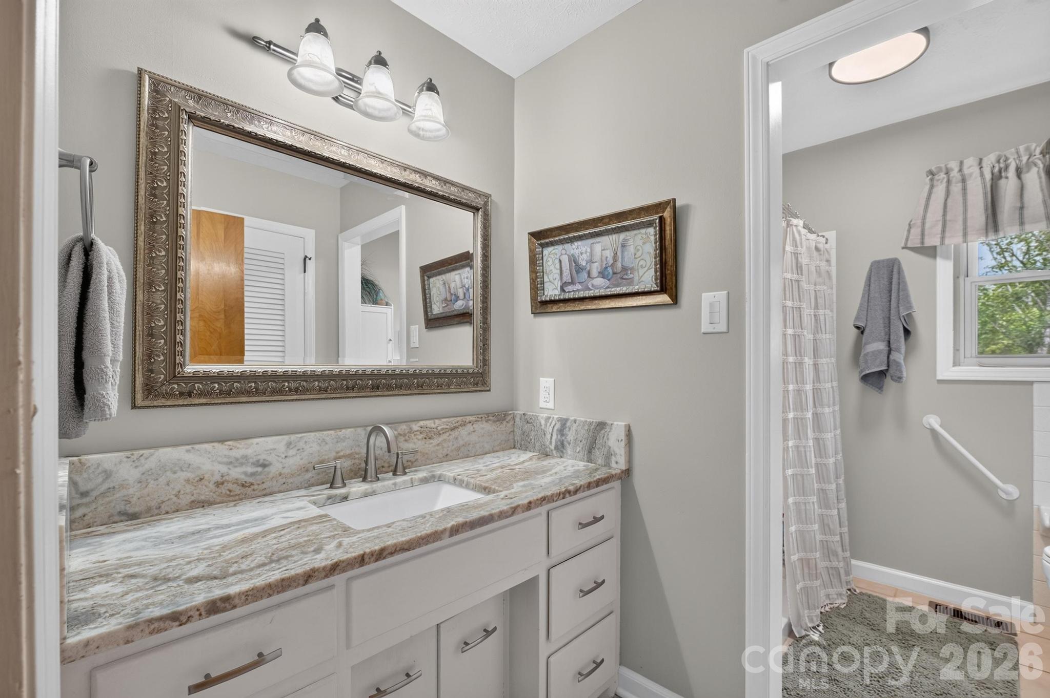 2559 Sweetbriar Circle — Lenoir