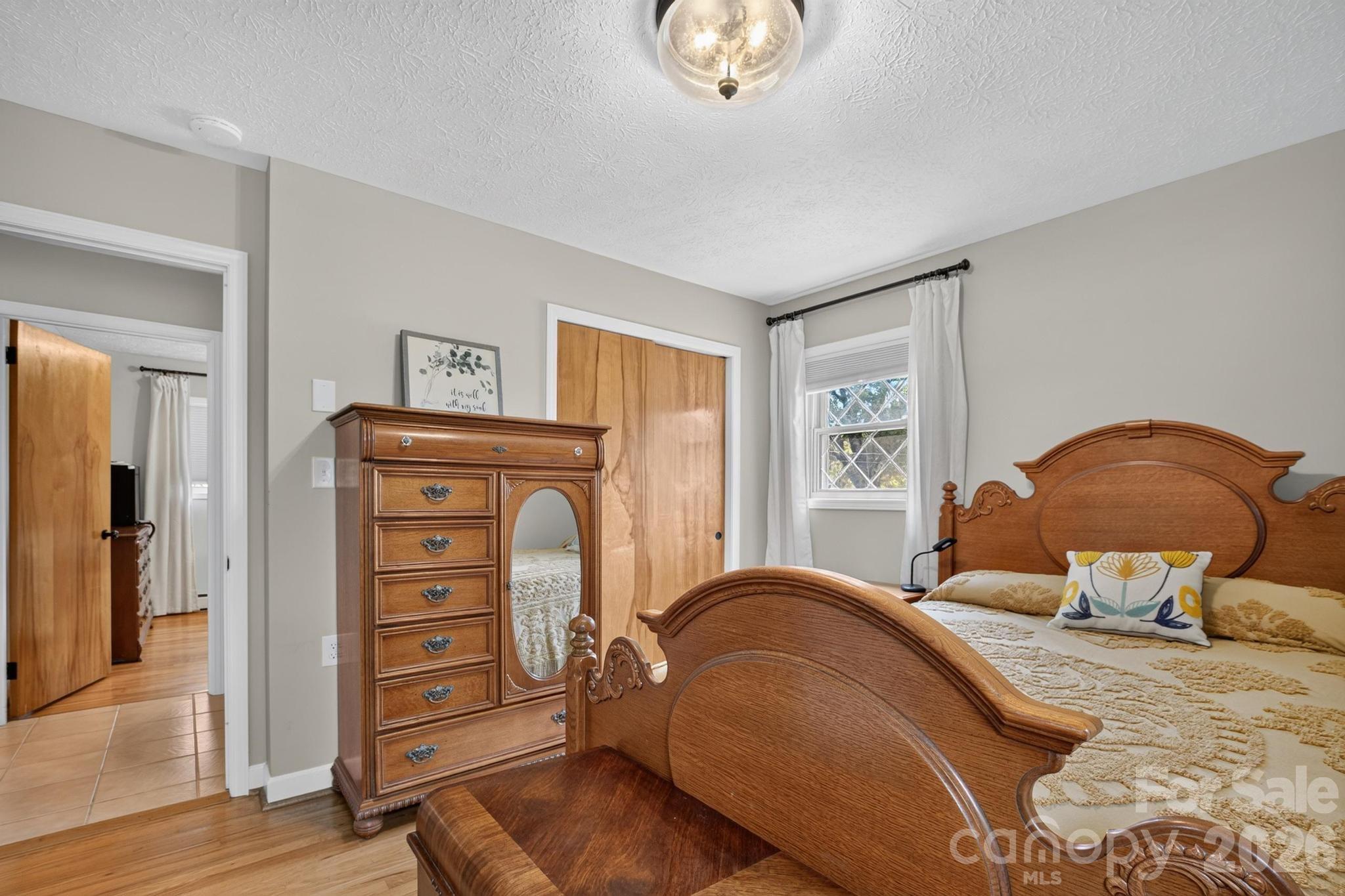 2559 Sweetbriar Circle — Lenoir