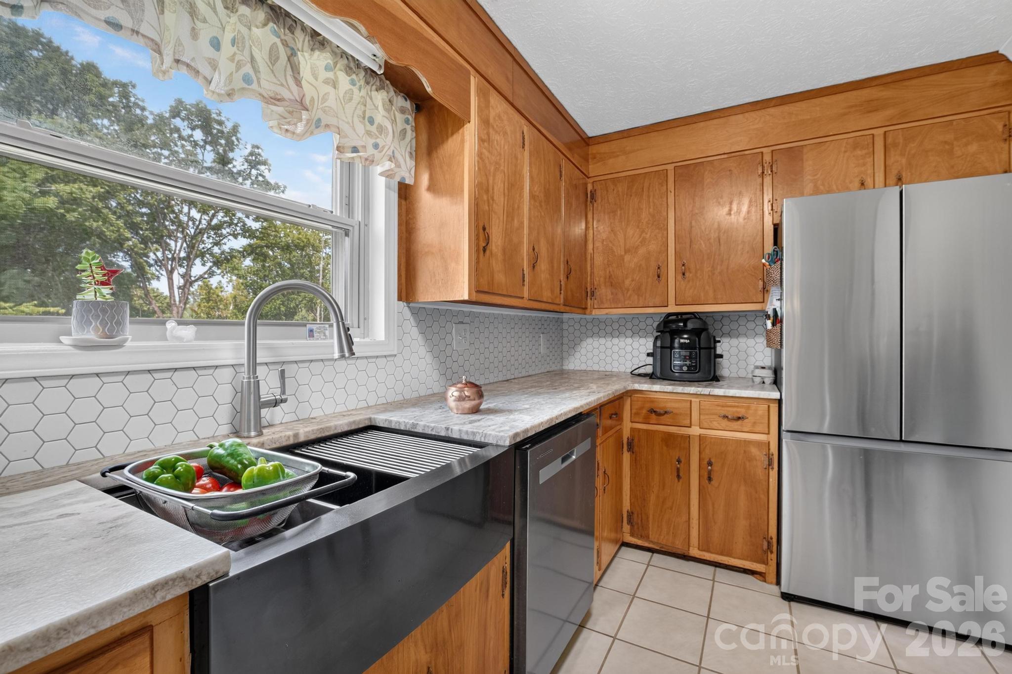 2559 Sweetbriar Circle — Lenoir