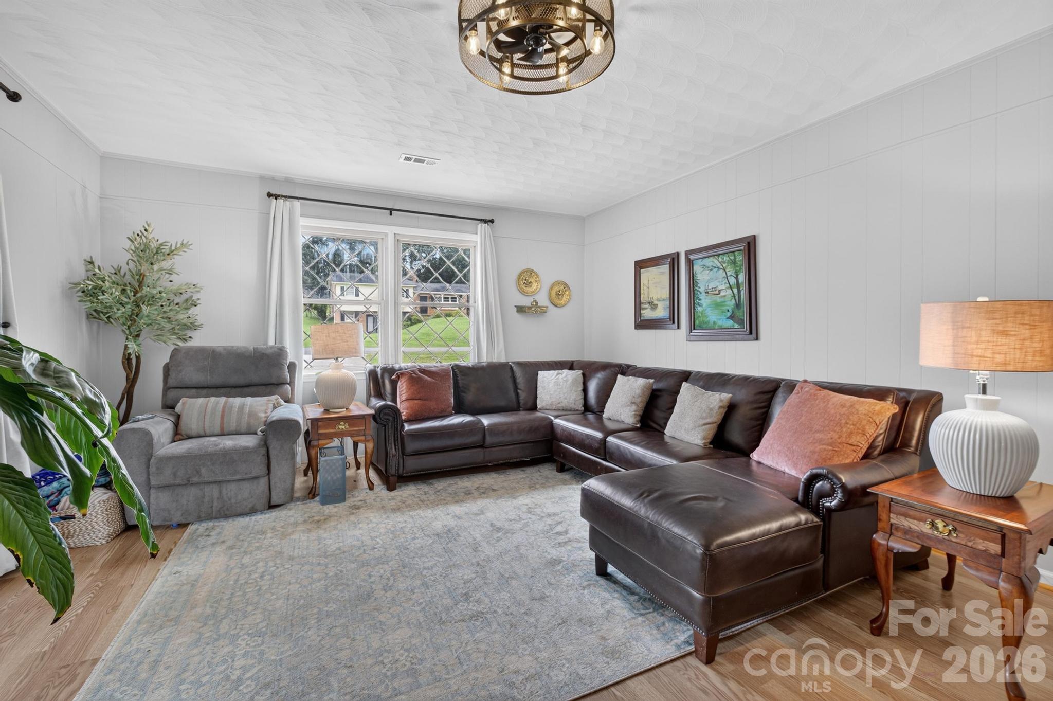 2559 Sweetbriar Circle — Lenoir