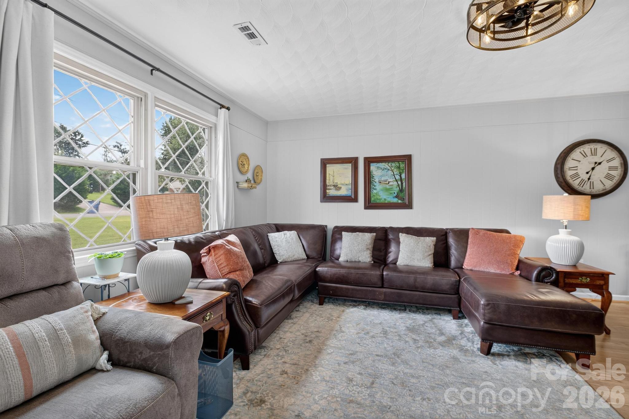 2559 Sweetbriar Circle — Lenoir