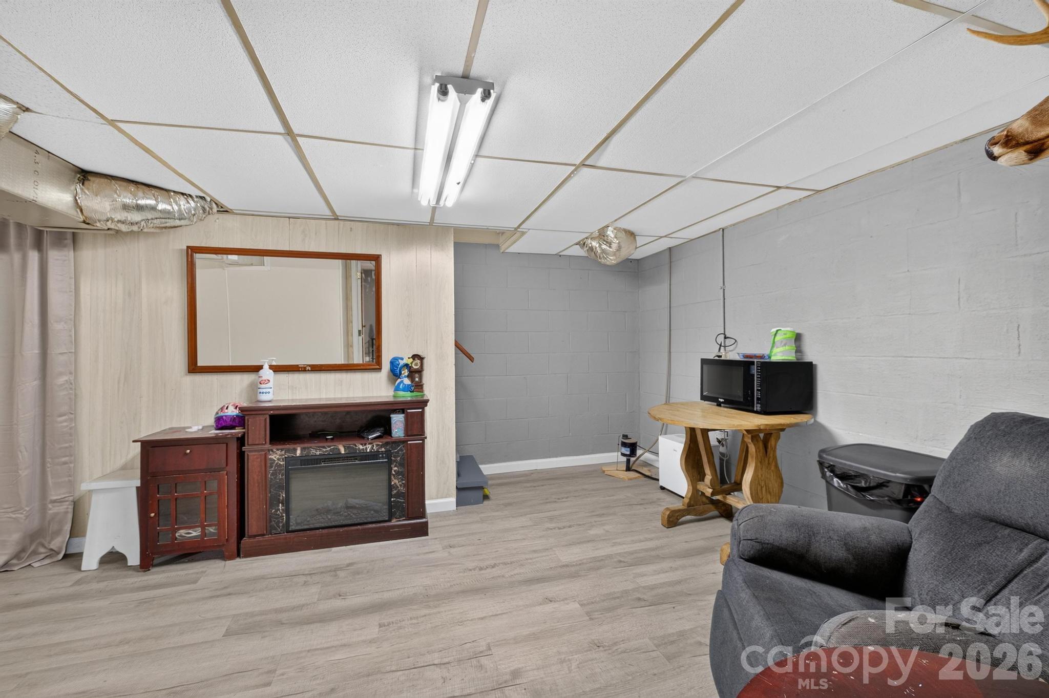 2559 Sweetbriar Circle — Lenoir